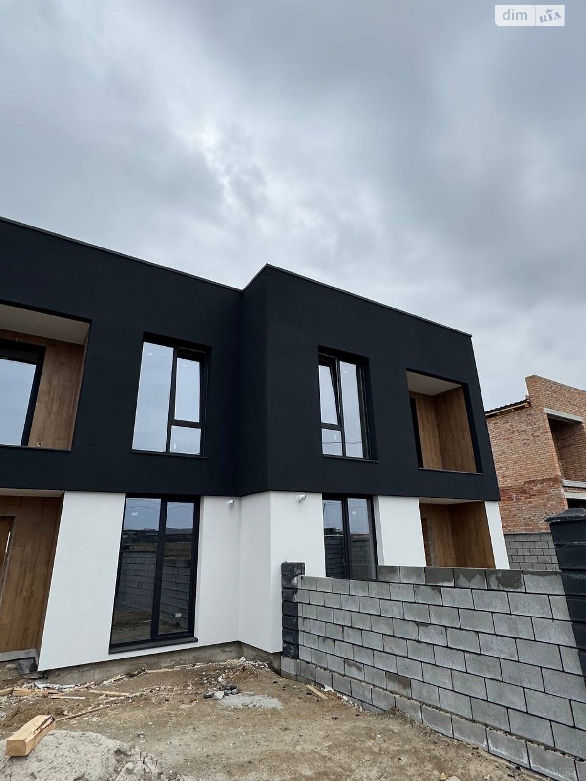 двоповерховий дуплекс, 115 кв. м, цегла. Продаж в Рівному, район Щасливе фото 1 двоповерховий дуплекс, 115 кв. м, цегла. Продаж в Рівному, район Щасливе фото 1
