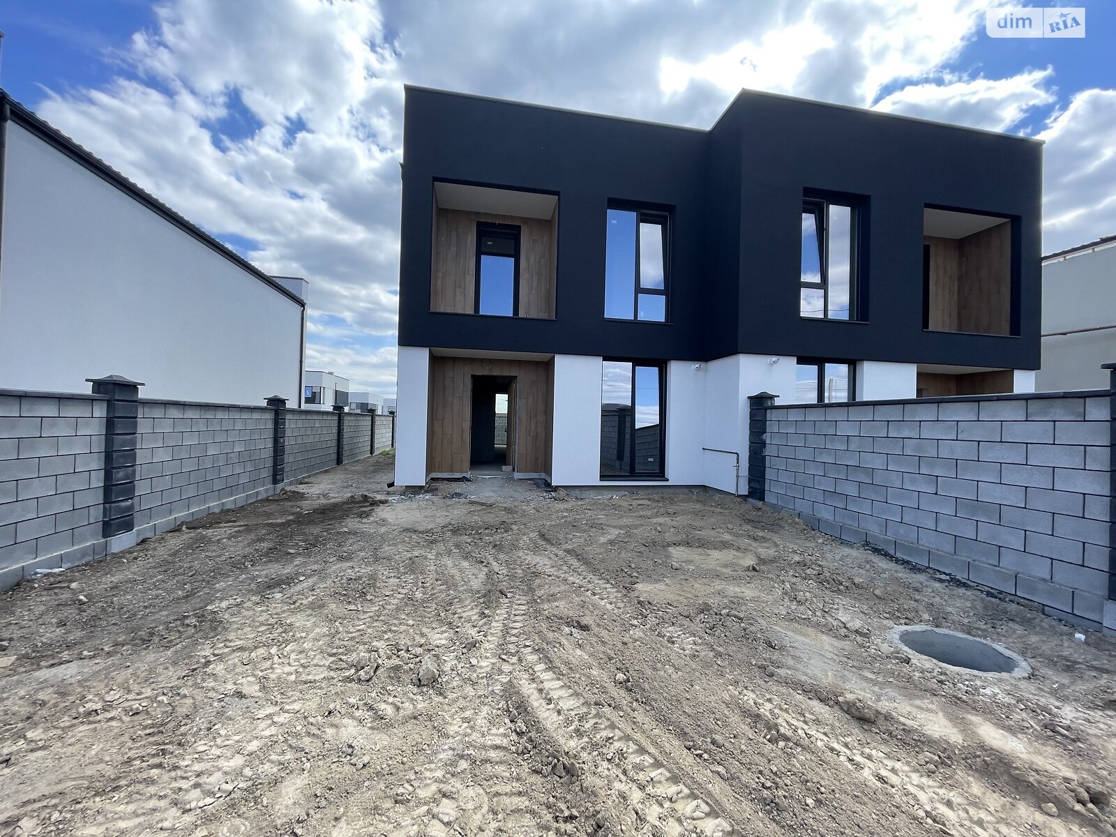 двоповерховий дуплекс, 115 кв. м, кирпич. Продаж в Рівному, район Щасливе фото 1 двоповерховий дуплекс, 115 кв. м, кирпич. Продаж в Рівному, район Щасливе фото 1
