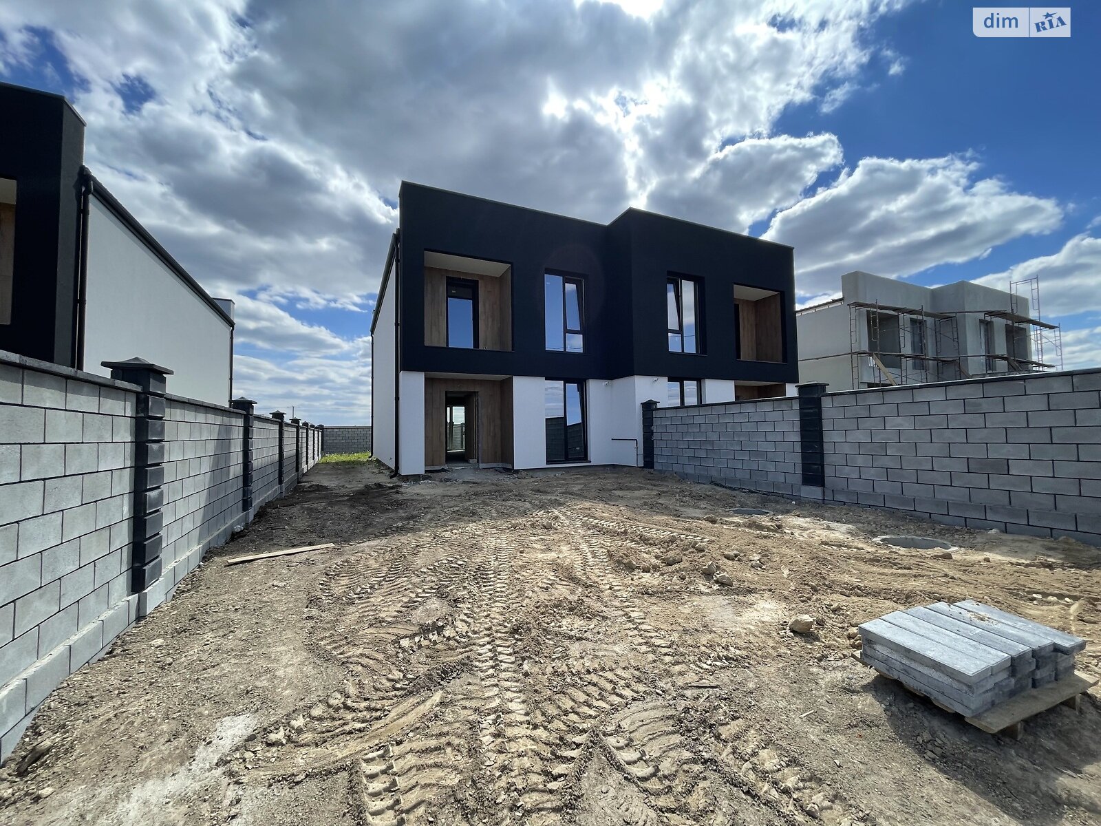 двоповерховий дуплекс, 115 кв. м, кирпич. Продаж в Рівному, район Щасливе фото 1 двоповерховий дуплекс, 115 кв. м, кирпич. Продаж в Рівному, район Щасливе фото 1