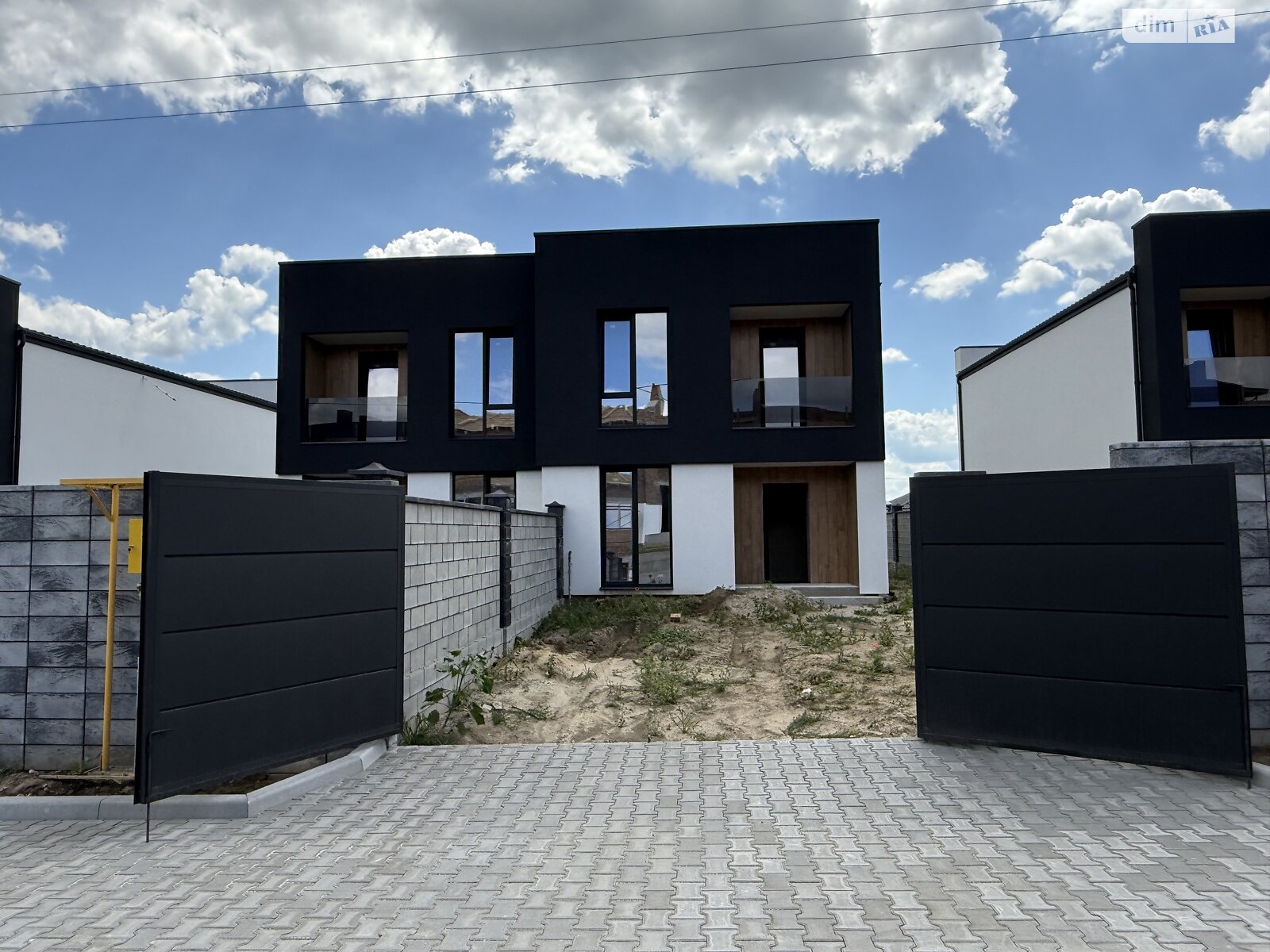 двоповерховий дуплекс, 114.6 кв. м, кирпич. Продаж в Рівному, район Щасливе фото 1 двоповерховий дуплекс, 114.6 кв. м, кирпич. Продаж в Рівному, район Щасливе фото 1