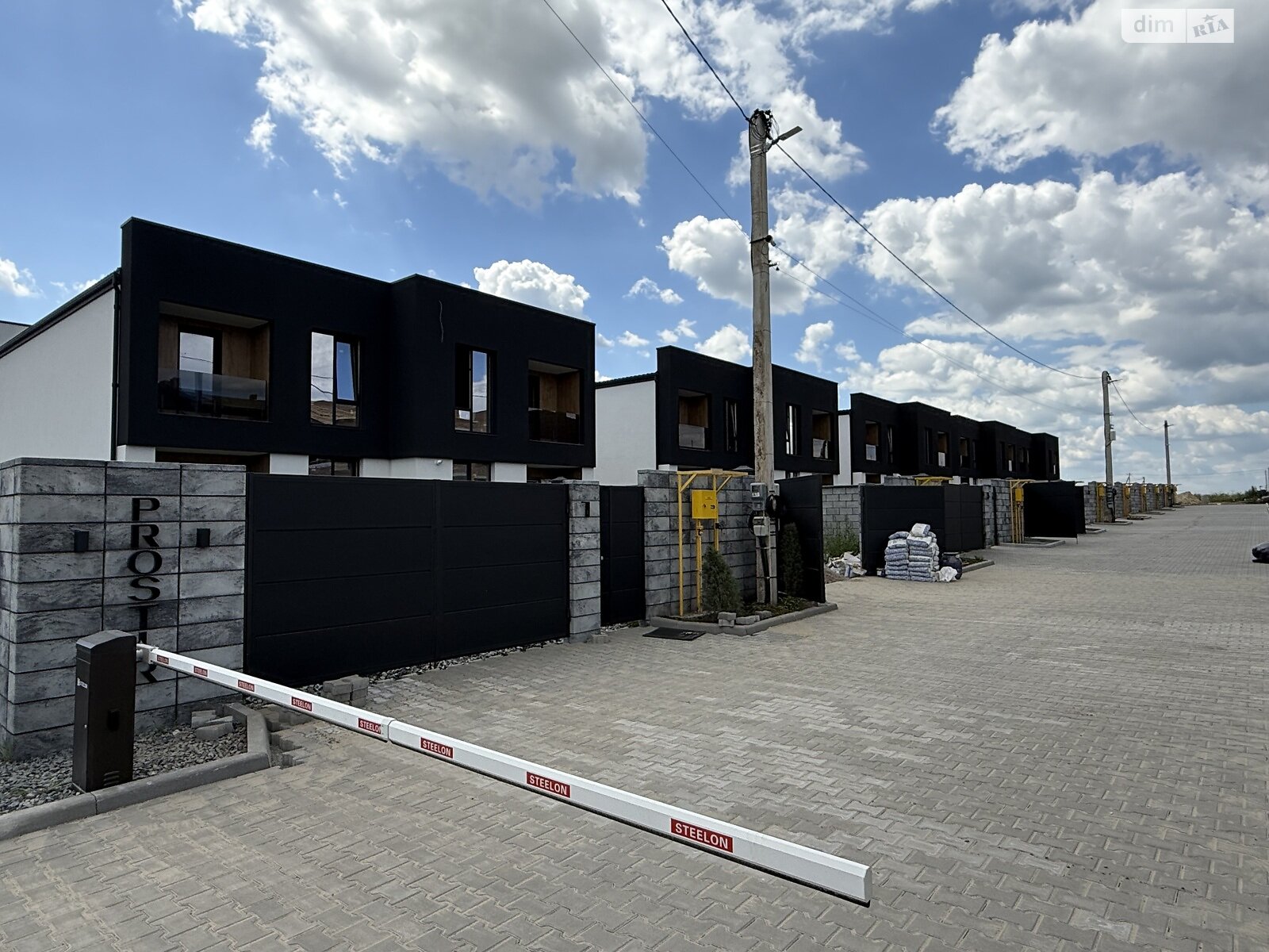 двоповерховий дуплекс, 114.6 кв. м, кирпич. Продаж в Рівному, район Щасливе фото 1 двоповерховий дуплекс, 114.6 кв. м, кирпич. Продаж в Рівному, район Щасливе фото 1