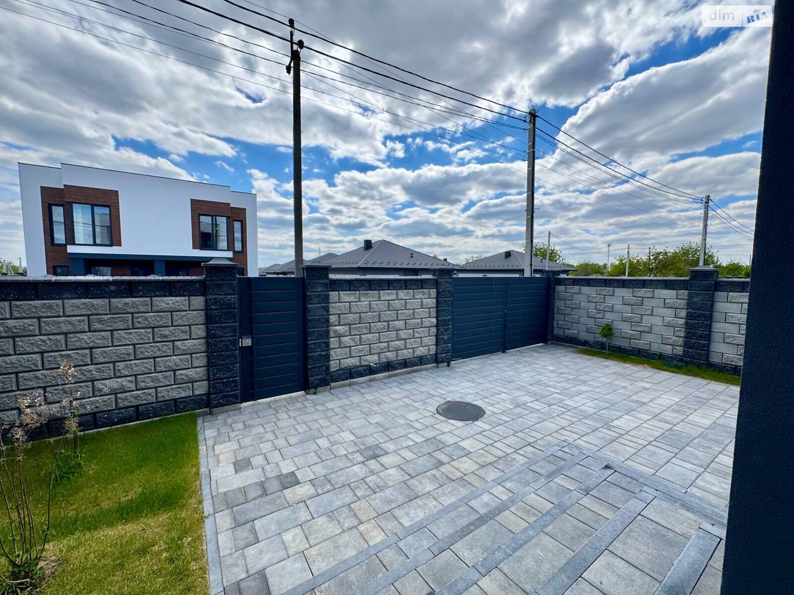 двоповерховий дуплекс, 107 кв. м, кирпич. Продаж в Рівному, район Щасливе фото 1 двоповерховий дуплекс, 107 кв. м, кирпич. Продаж в Рівному, район Щасливе фото 1