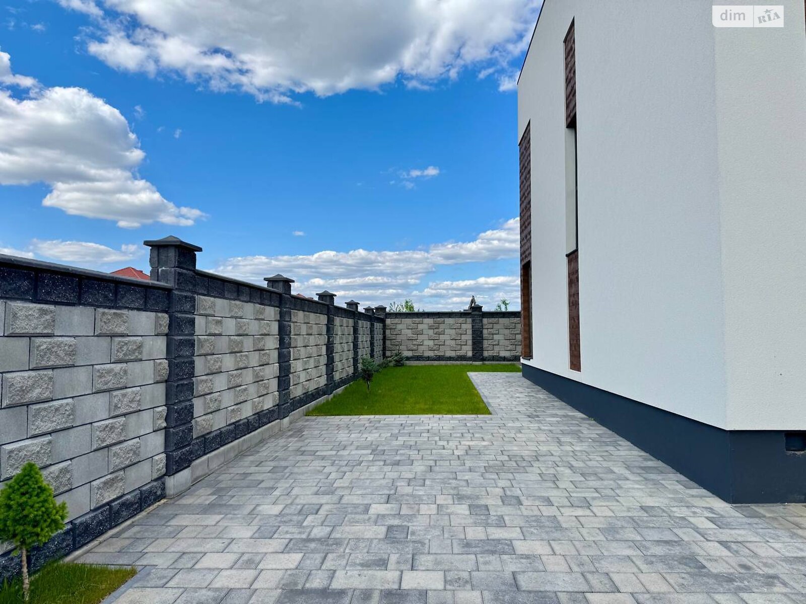 двоповерховий дуплекс, 107 кв. м, кирпич. Продаж в Рівному, район Щасливе фото 1 двоповерховий дуплекс, 107 кв. м, кирпич. Продаж в Рівному, район Щасливе фото 1