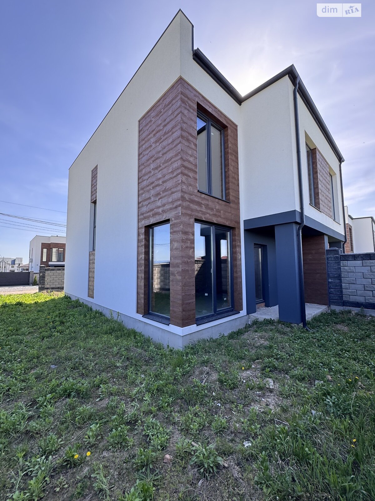 двоповерховий дуплекс, 107 кв. м, кирпич. Продаж в Рівному, район Щасливе фото 1 двоповерховий дуплекс, 107 кв. м, кирпич. Продаж в Рівному, район Щасливе фото 1