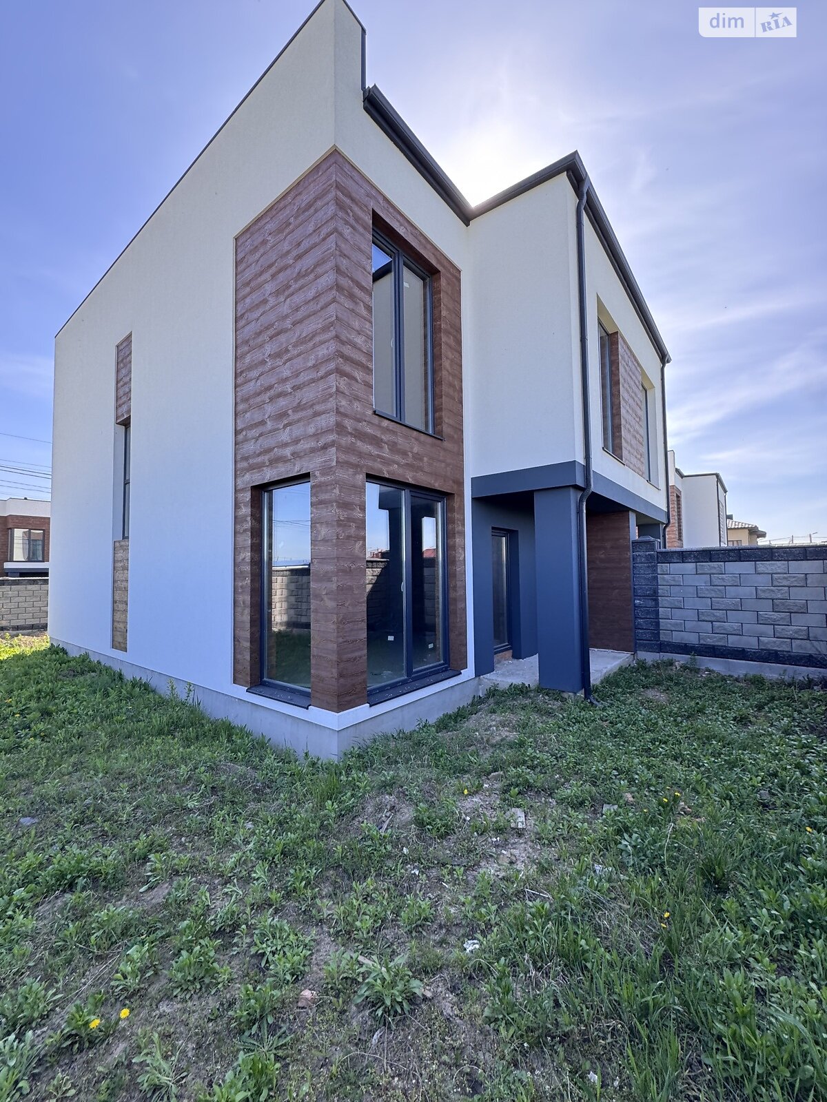 двоповерховий дуплекс, 107 кв. м, кирпич. Продаж в Рівному, район Щасливе фото 1 двоповерховий дуплекс, 107 кв. м, кирпич. Продаж в Рівному, район Щасливе фото 1