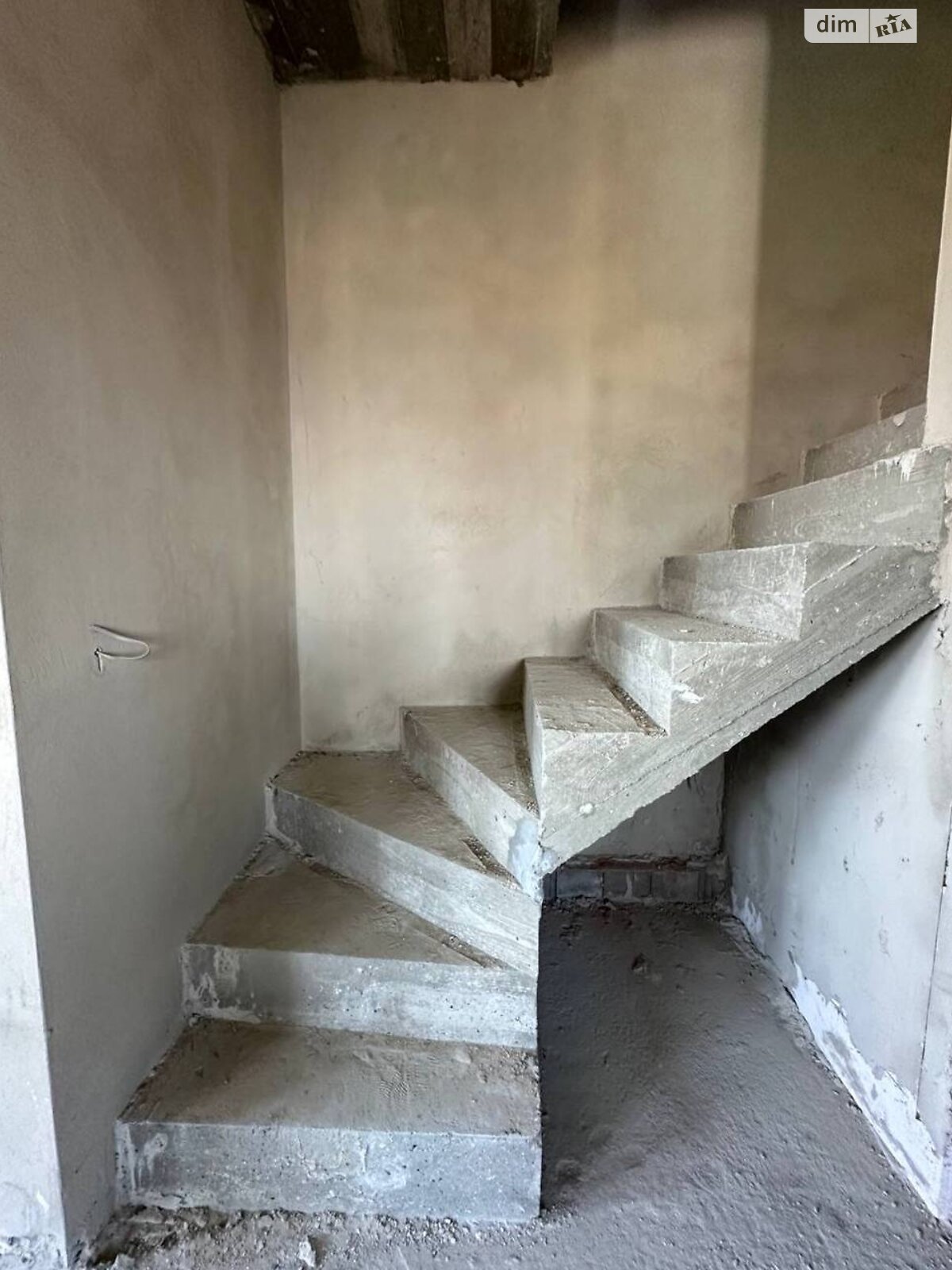 трехэтажный дуплекс, 99.8 кв. м, кирпич. Продажа в Ровно фото 1 трехэтажный дуплекс, 99.8 кв. м, кирпич. Продажа в Ровно фото 1