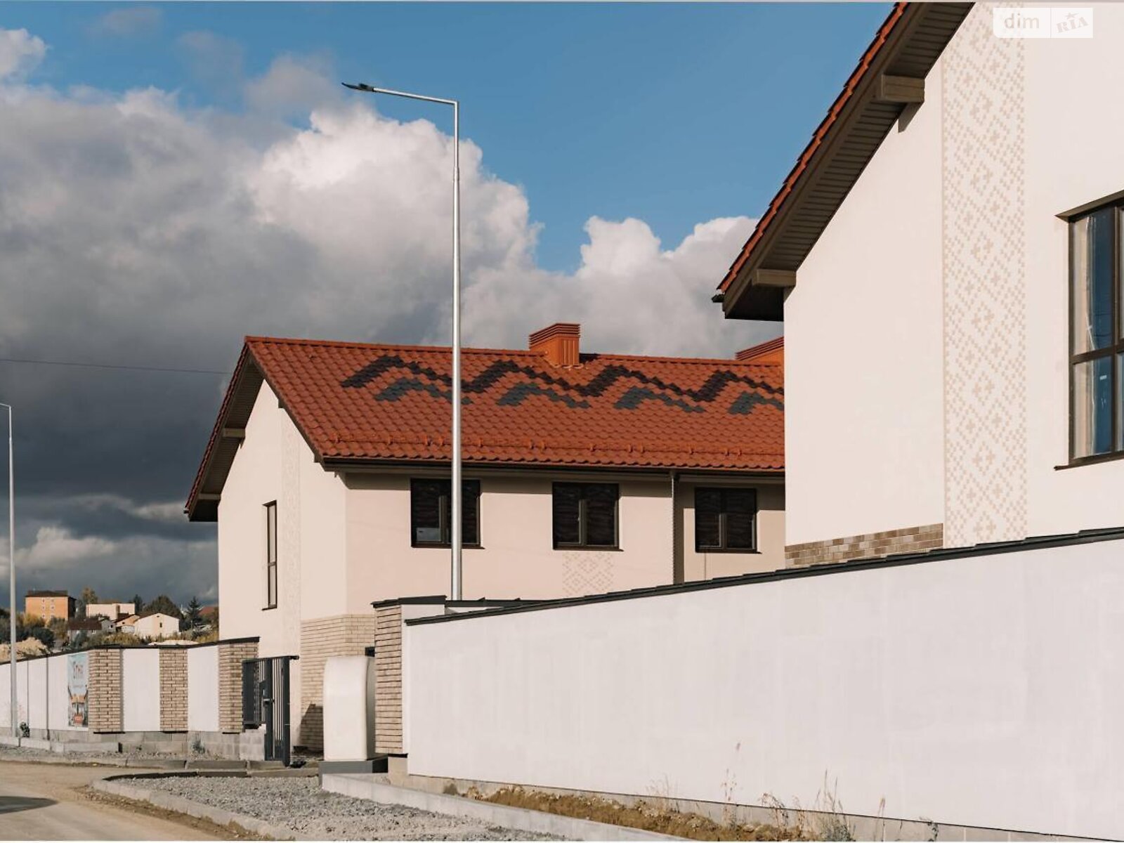 двоповерховий дуплекс, 111 кв. м, цегла. Продаж в Рівному, район Щасливе фото 1