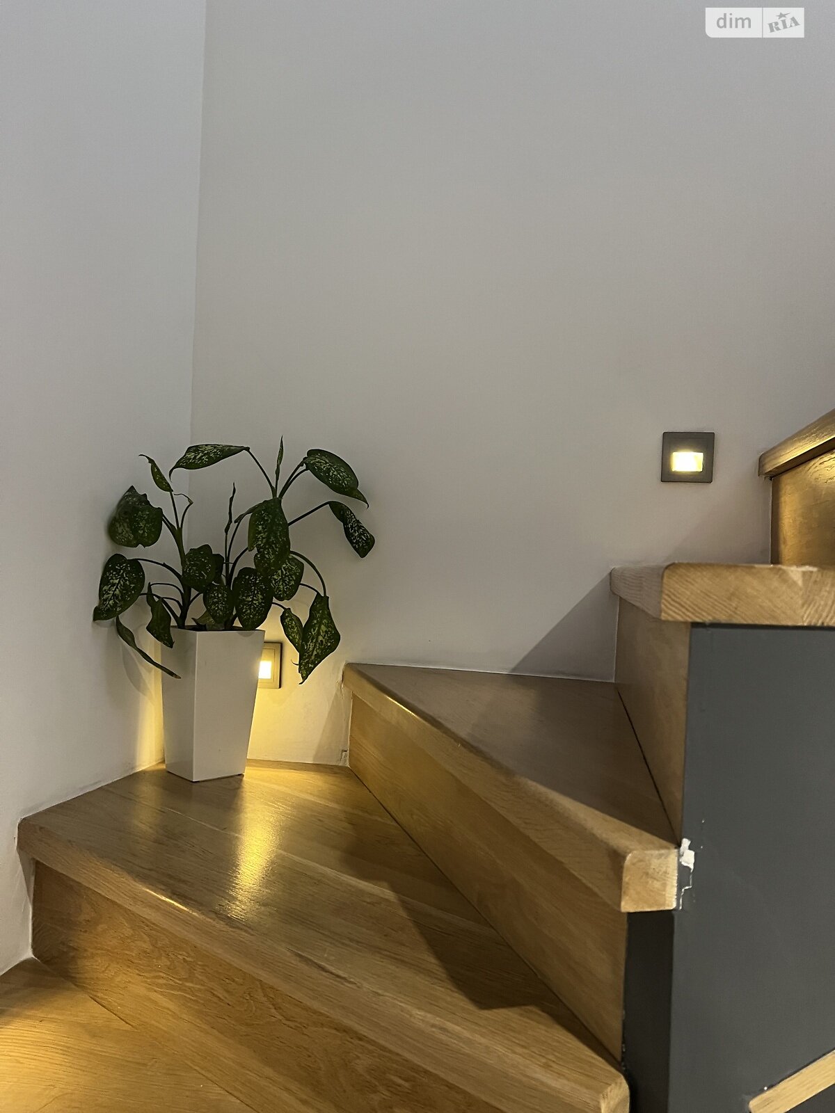 двоповерховий дуплекс, 120 кв. м, цегла. Продаж в Рівному, район Новий Двір фото 1