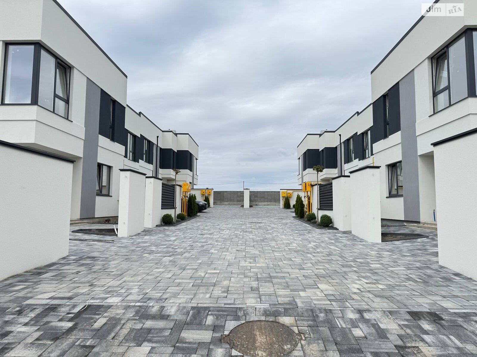 двухэтажный дуплекс, 123 кв. м, кирпич. Продажа в Ровно район Южный фото 1 двухэтажный дуплекс, 123 кв. м, кирпич. Продажа в Ровно район Южный фото 1