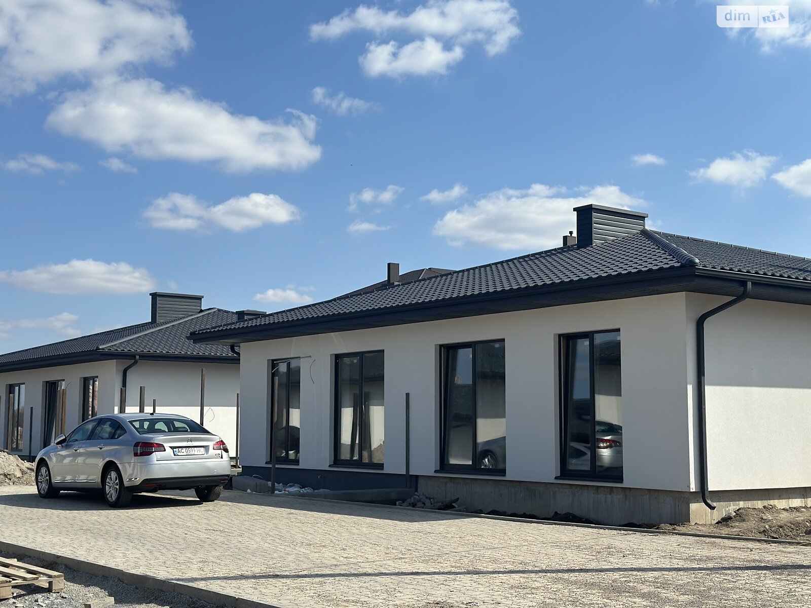 одноповерховий дуплекс, 70 кв. м, цегла. Продаж в Рівному, район Ювілейний фото 1 одноповерховий дуплекс, 70 кв. м, цегла. Продаж в Рівному, район Ювілейний фото 1