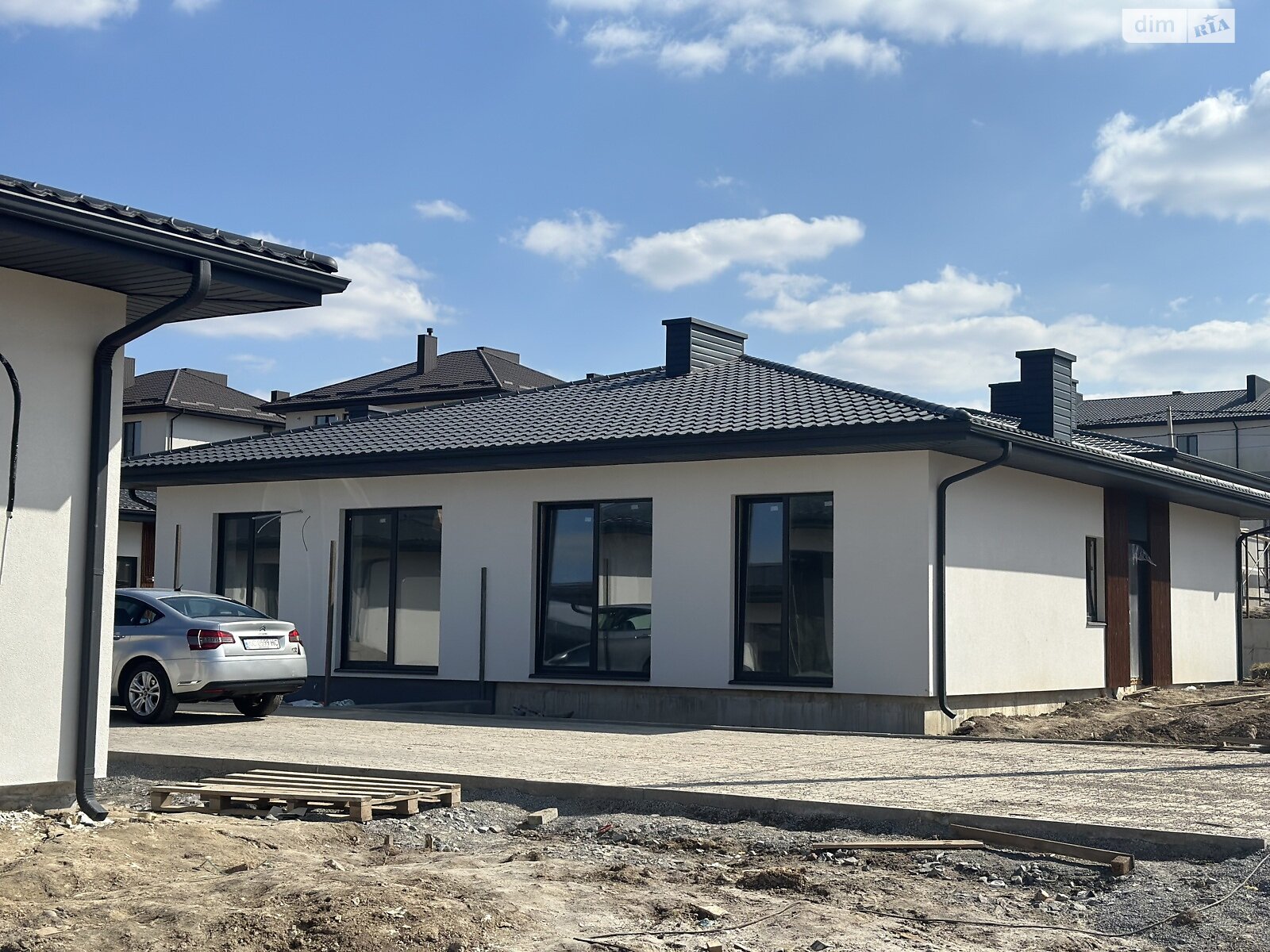 одноповерховий дуплекс, 70 кв. м, цегла. Продаж в Рівному, район Ювілейний фото 1 одноповерховий дуплекс, 70 кв. м, цегла. Продаж в Рівному, район Ювілейний фото 1