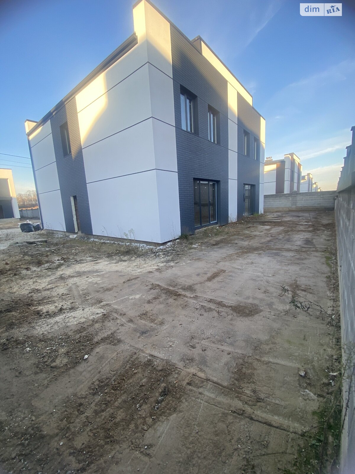 двухэтажный дуплекс, 120 кв. м, кирпич. Продажа в Ровно район Ювилейный фото 1 двухэтажный дуплекс, 120 кв. м, кирпич. Продажа в Ровно район Ювилейный фото 1