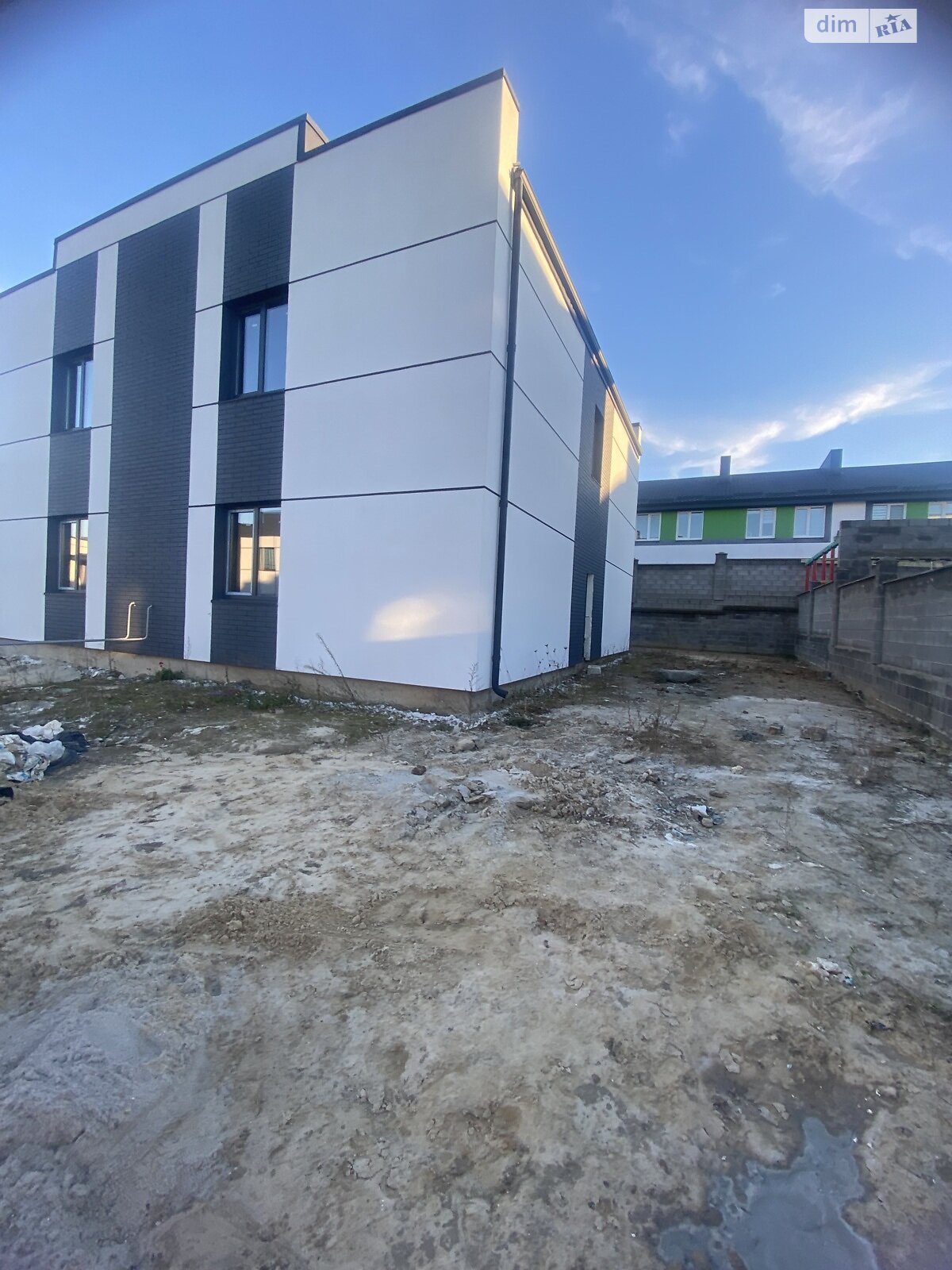 двухэтажный дуплекс, 120 кв. м, кирпич. Продажа в Ровно район Ювилейный фото 1 двухэтажный дуплекс, 120 кв. м, кирпич. Продажа в Ровно район Ювилейный фото 1