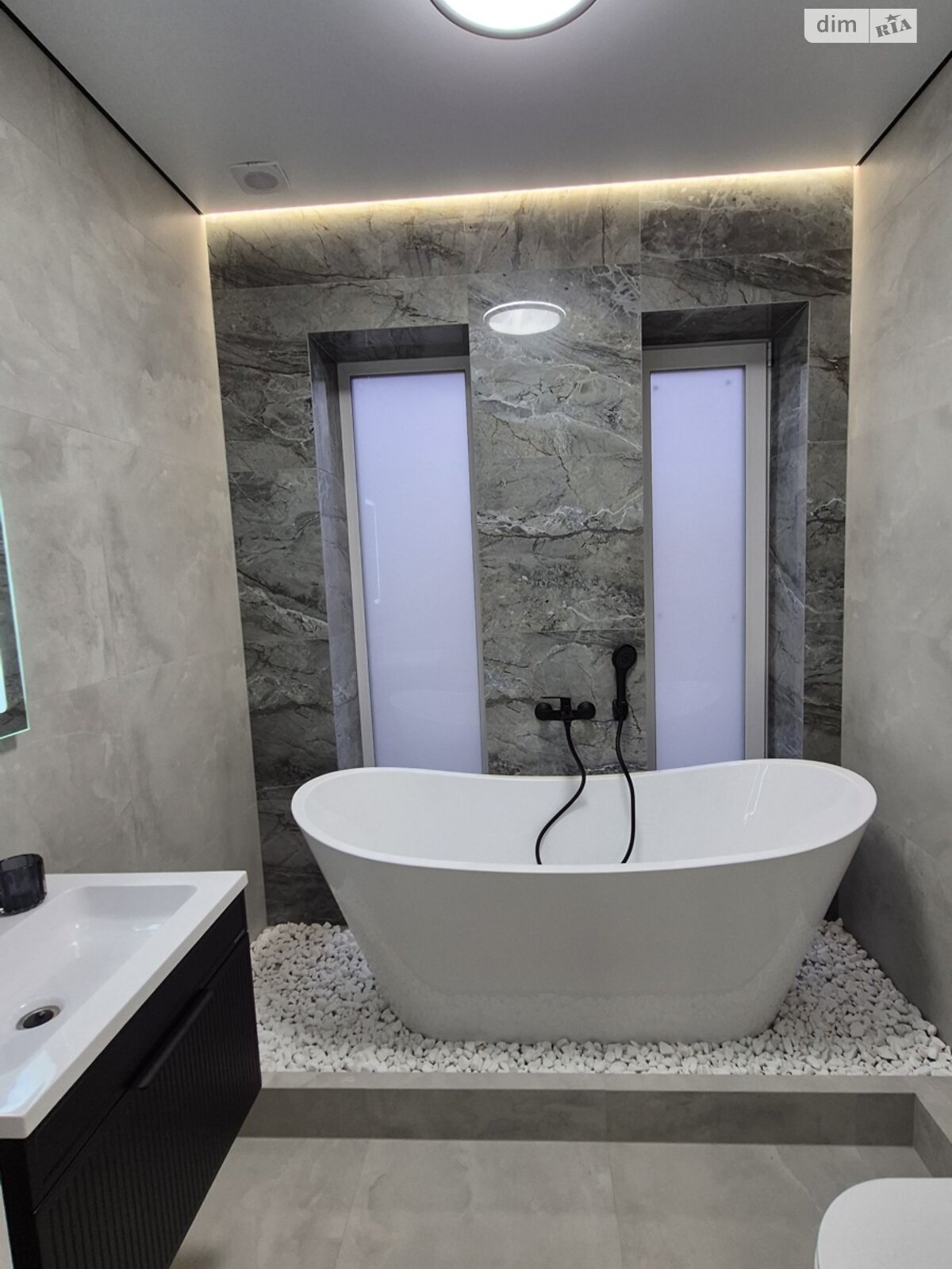 двоповерховий дуплекс, 102 кв. м, цегла. Продаж в Рівному, район Ювілейний фото 1