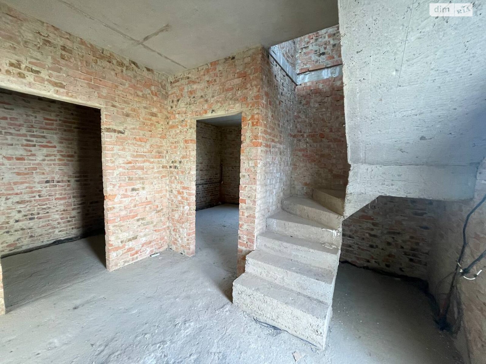 двухэтажный дуплекс, 118.2 кв. м, кирпич. Продажа в Ровно район Ювилейный фото 1 двухэтажный дуплекс, 118.2 кв. м, кирпич. Продажа в Ровно район Ювилейный фото 1