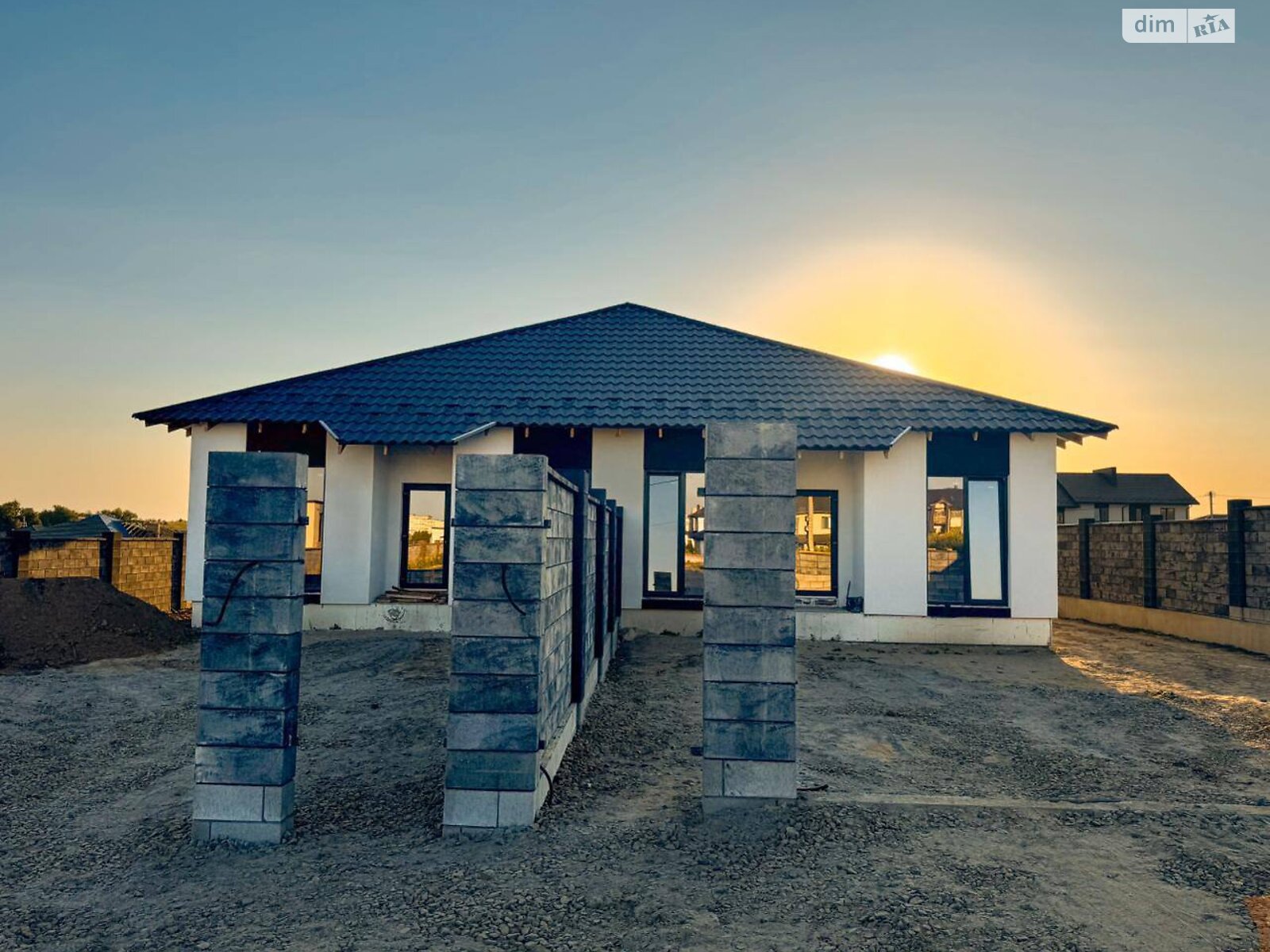 одноповерховий дуплекс, 97 кв. м, цегла. Продаж в Рівному, район Ювілейний фото 1 одноповерховий дуплекс, 97 кв. м, цегла. Продаж в Рівному, район Ювілейний фото 1