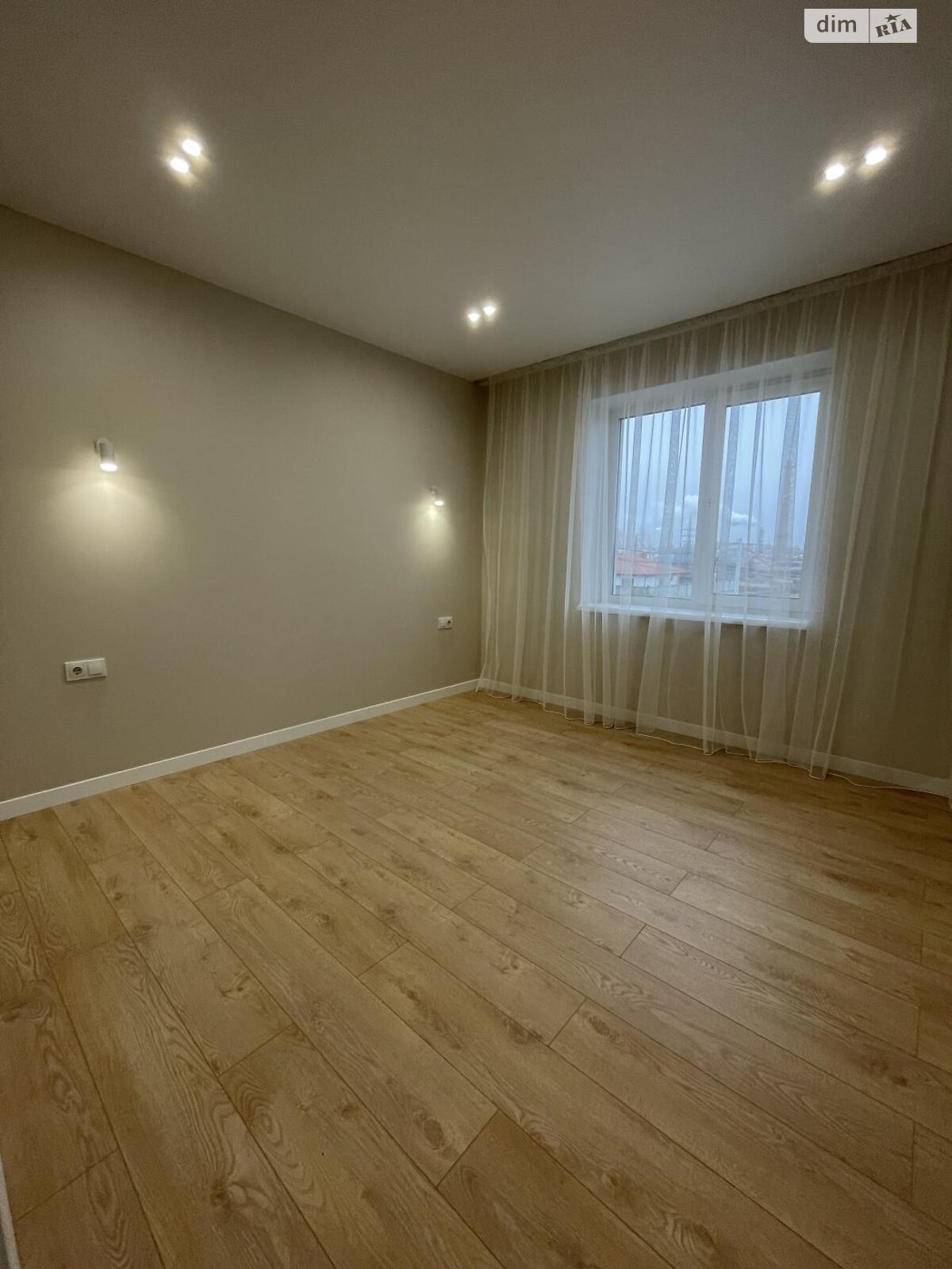 двухэтажный дуплекс, 100 кв. м, кирпич. Продажа в Ровно район Ювилейный фото 1 двухэтажный дуплекс, 100 кв. м, кирпич. Продажа в Ровно район Ювилейный фото 1