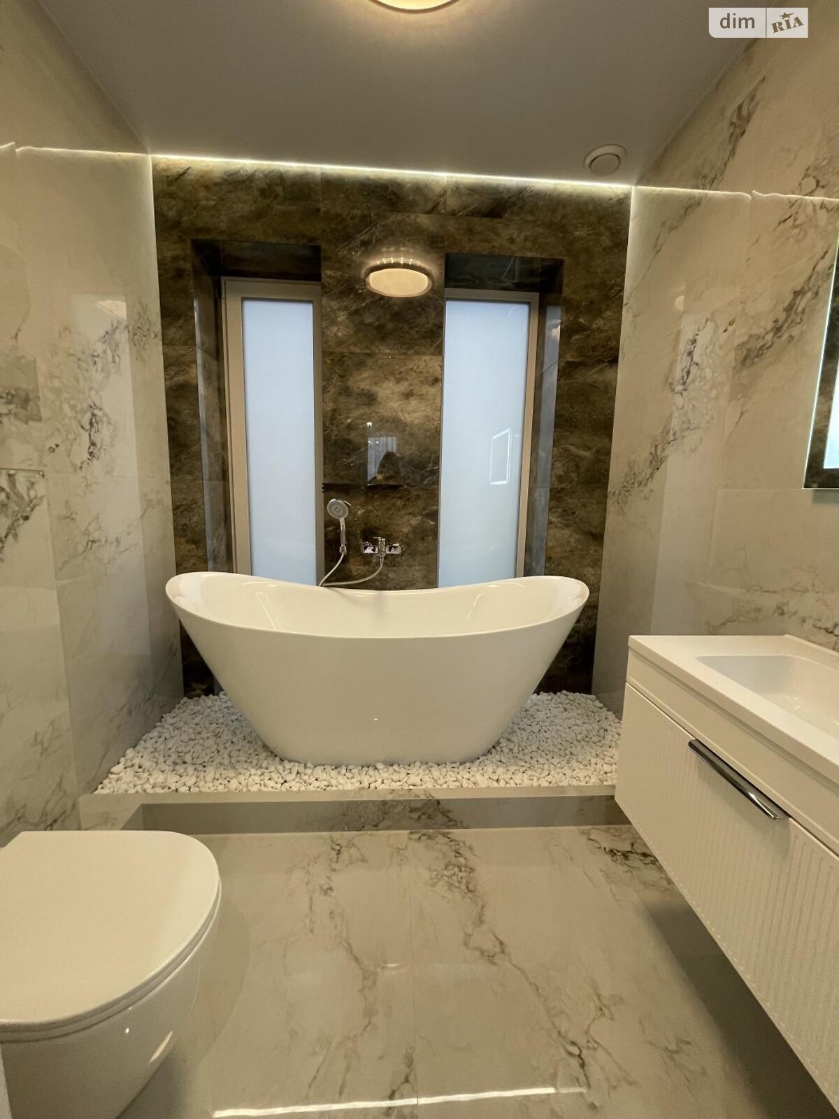 двухэтажный дуплекс, 100 кв. м, кирпич. Продажа в Ровно район Ювилейный фото 1 двухэтажный дуплекс, 100 кв. м, кирпич. Продажа в Ровно район Ювилейный фото 1