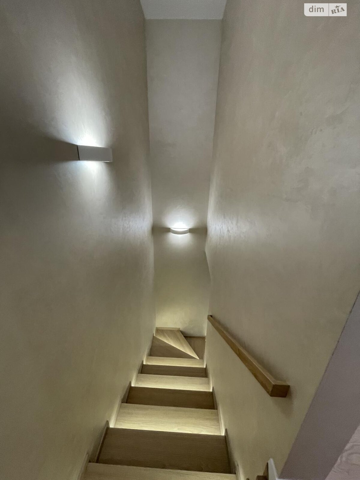 двухэтажный дуплекс, 100 кв. м, кирпич. Продажа в Ровно район Ювилейный фото 1 двухэтажный дуплекс, 100 кв. м, кирпич. Продажа в Ровно район Ювилейный фото 1