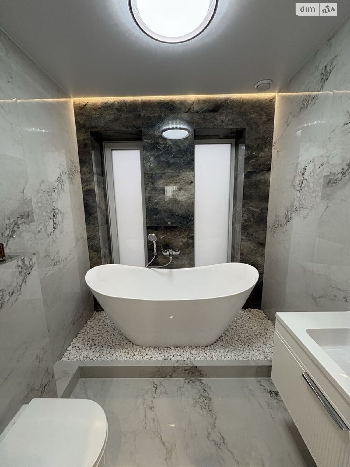 двухэтажный дуплекс, 100 кв. м, кирпич. Продажа в Ровно район Ювилейный фото 1