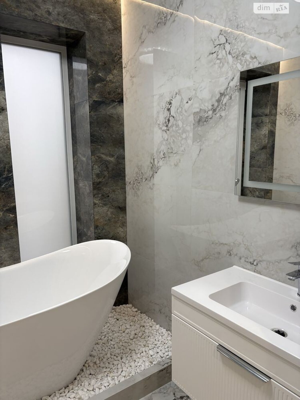 двухэтажный дуплекс, 100 кв. м, кирпич. Продажа в Ровно район Ювилейный фото 1