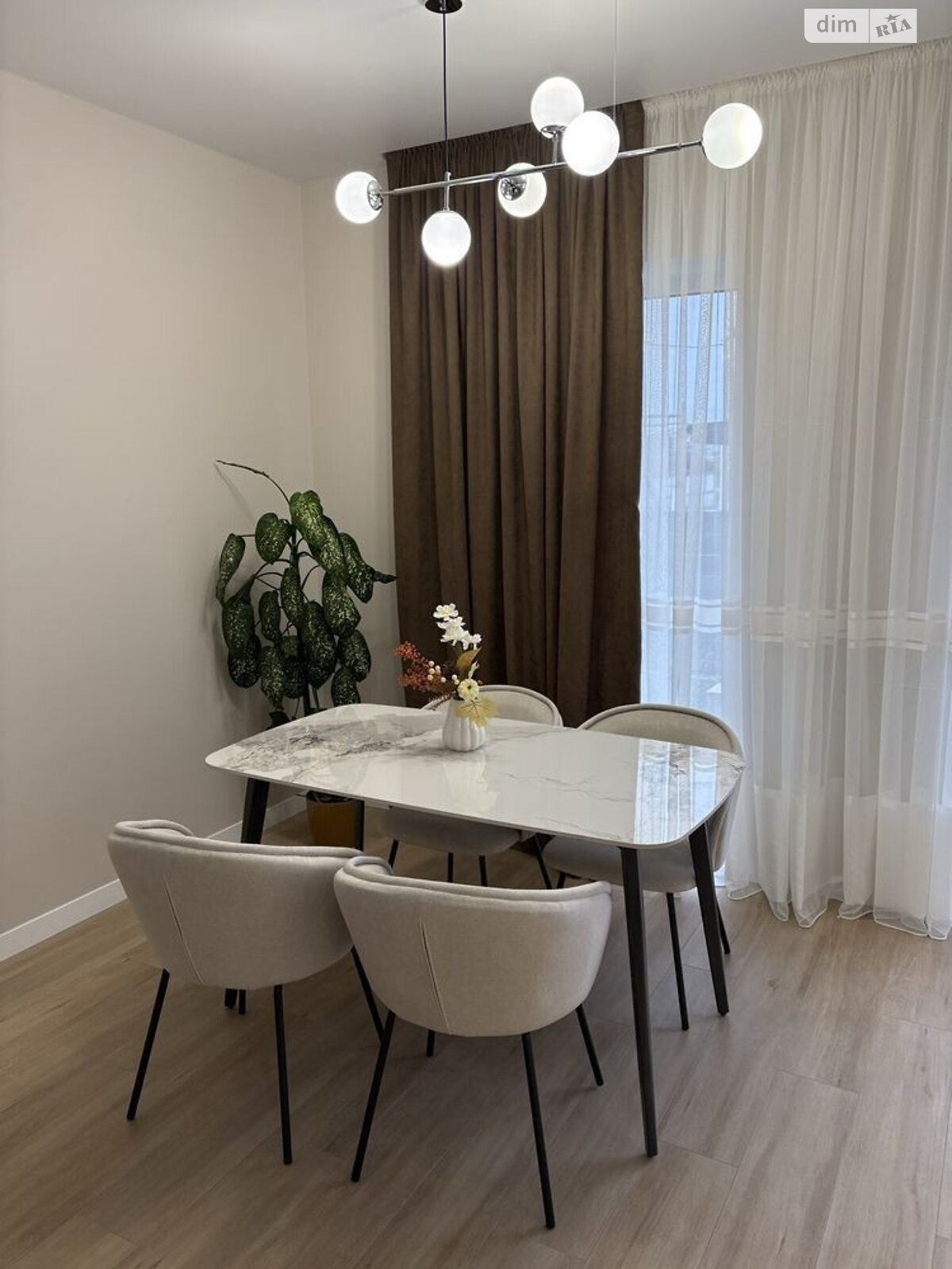 двухэтажный дуплекс, 100 кв. м, кирпич. Продажа в Ровно район Ювилейный фото 1