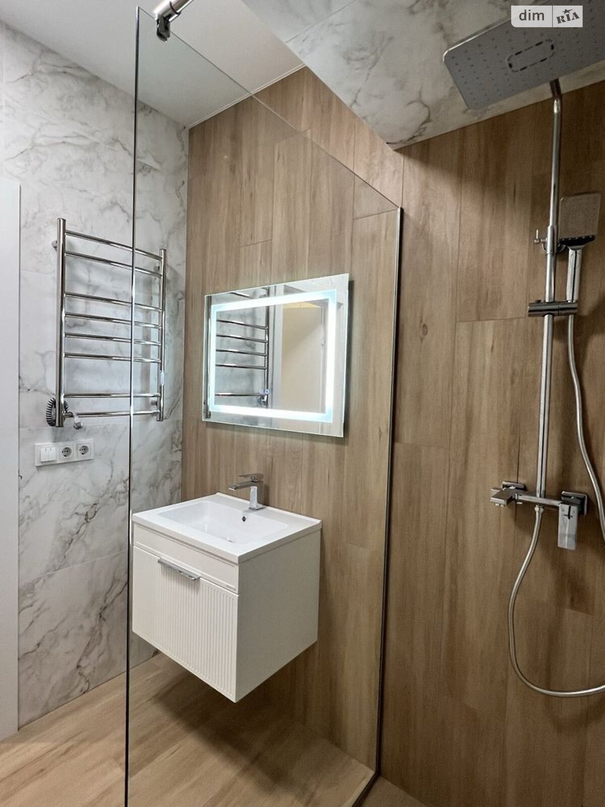 двухэтажный дуплекс, 100 кв. м, кирпич. Продажа в Ровно район Ювилейный фото 1