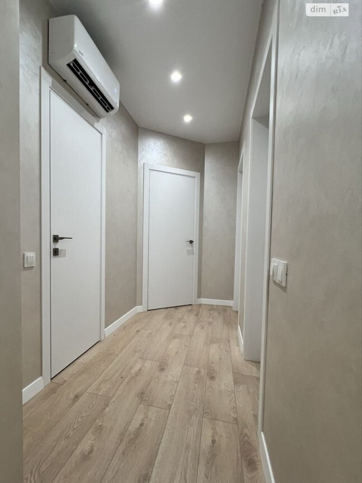 двухэтажный дуплекс, 100 кв. м, кирпич. Продажа в Ровно район Ювилейный фото 1