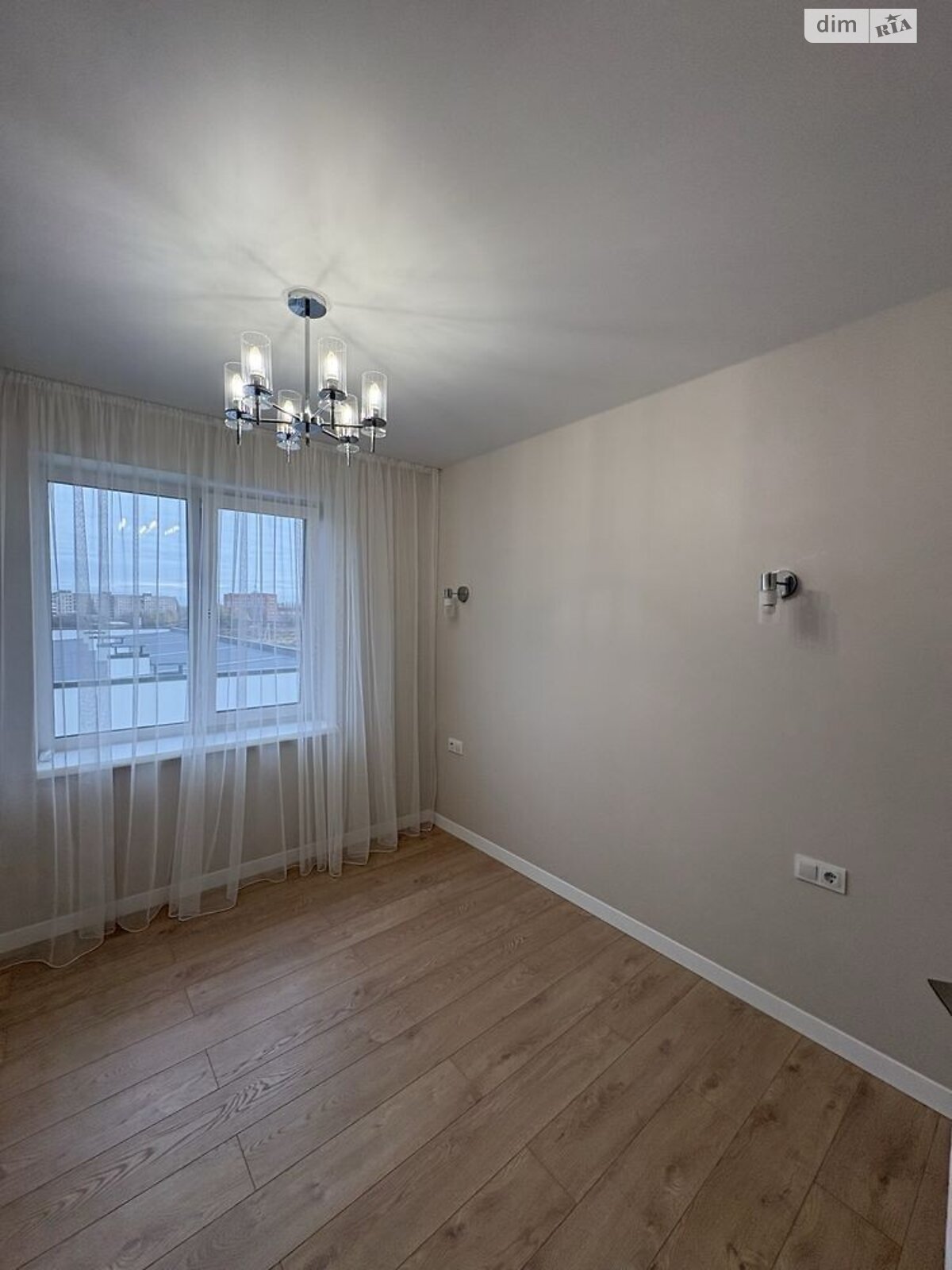 двухэтажный дуплекс, 100 кв. м, кирпич. Продажа в Ровно район Ювилейный фото 1