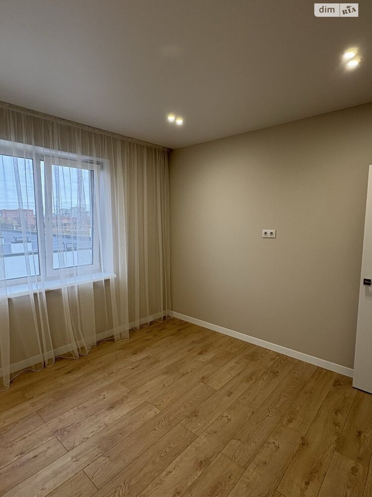 двухэтажный дуплекс, 100 кв. м, кирпич. Продажа в Ровно район Ювилейный фото 1