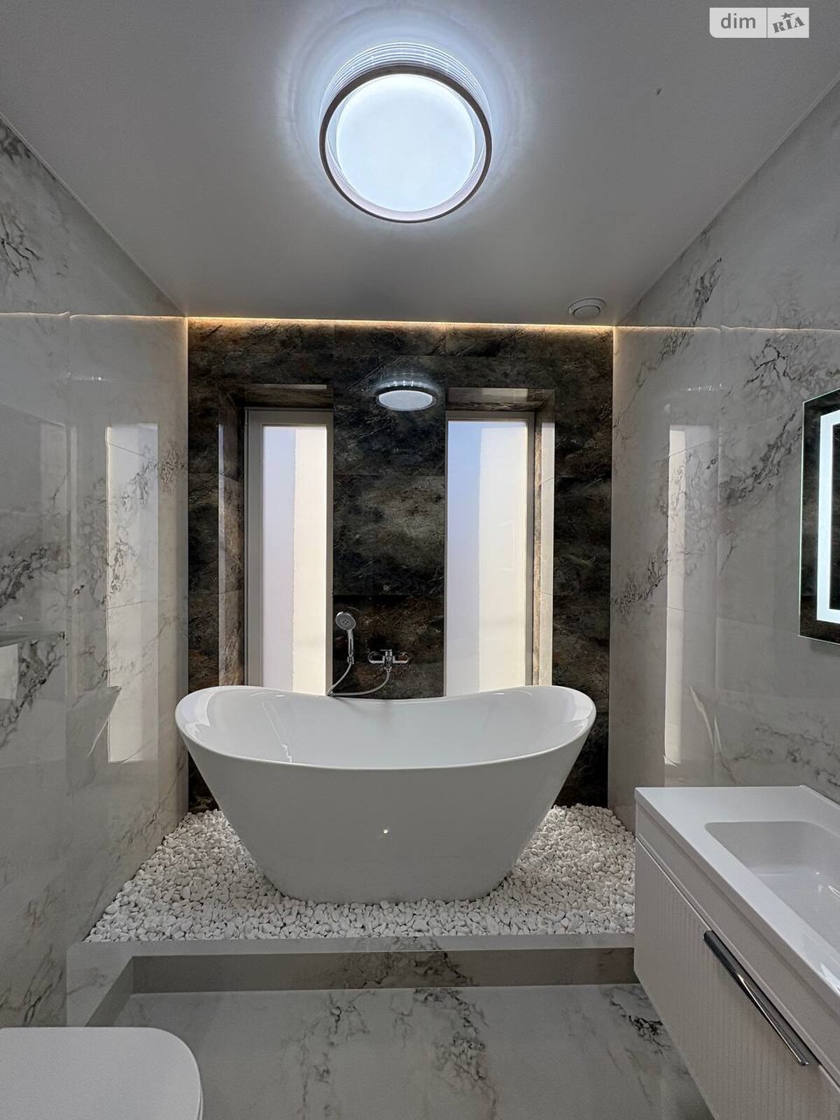 двоповерховий дуплекс, 100 кв. м, кирпич. Продаж в Рівному, район Ювілейний фото 1