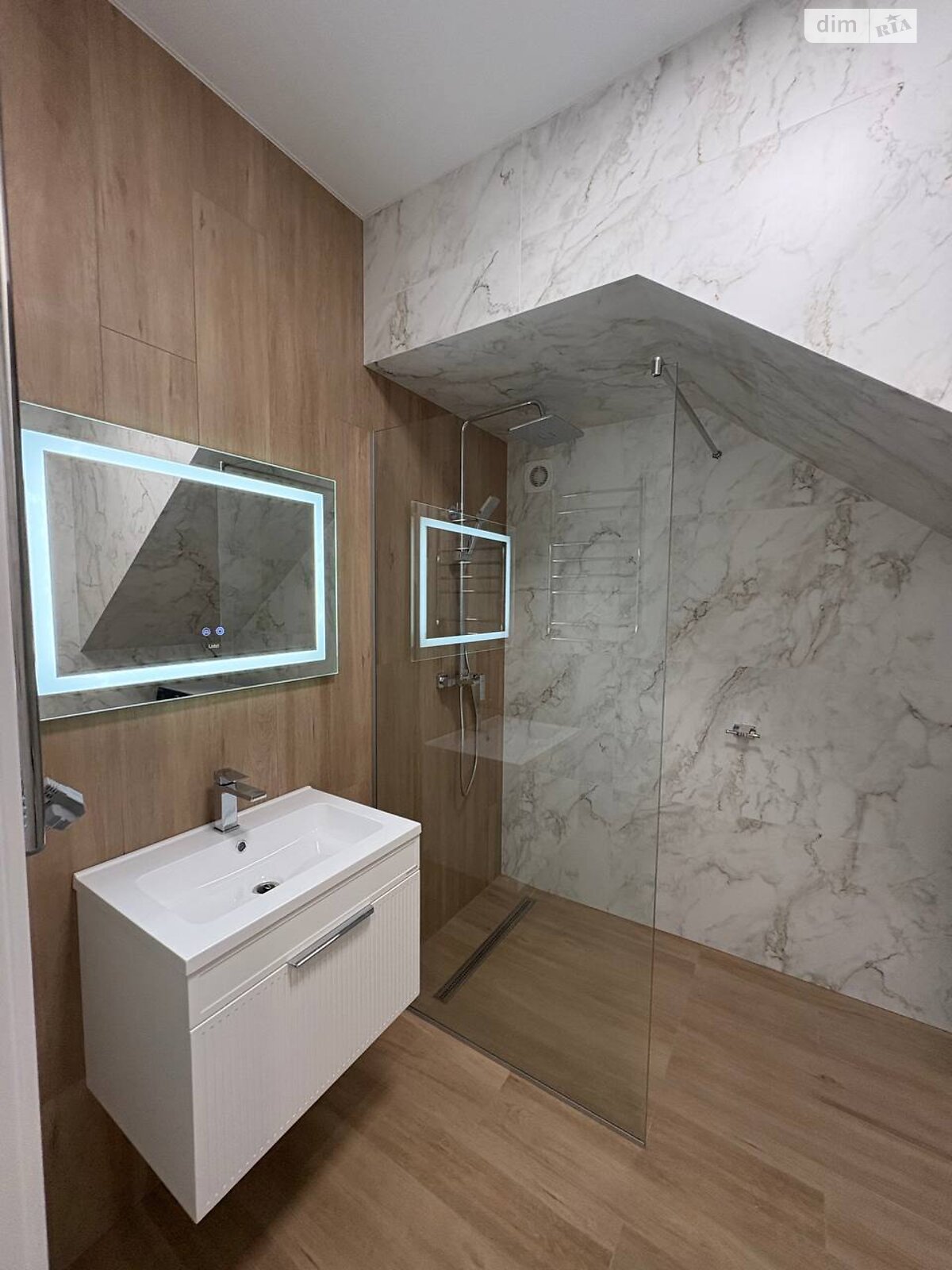 двоповерховий дуплекс, 100 кв. м, кирпич. Продаж в Рівному, район Ювілейний фото 1