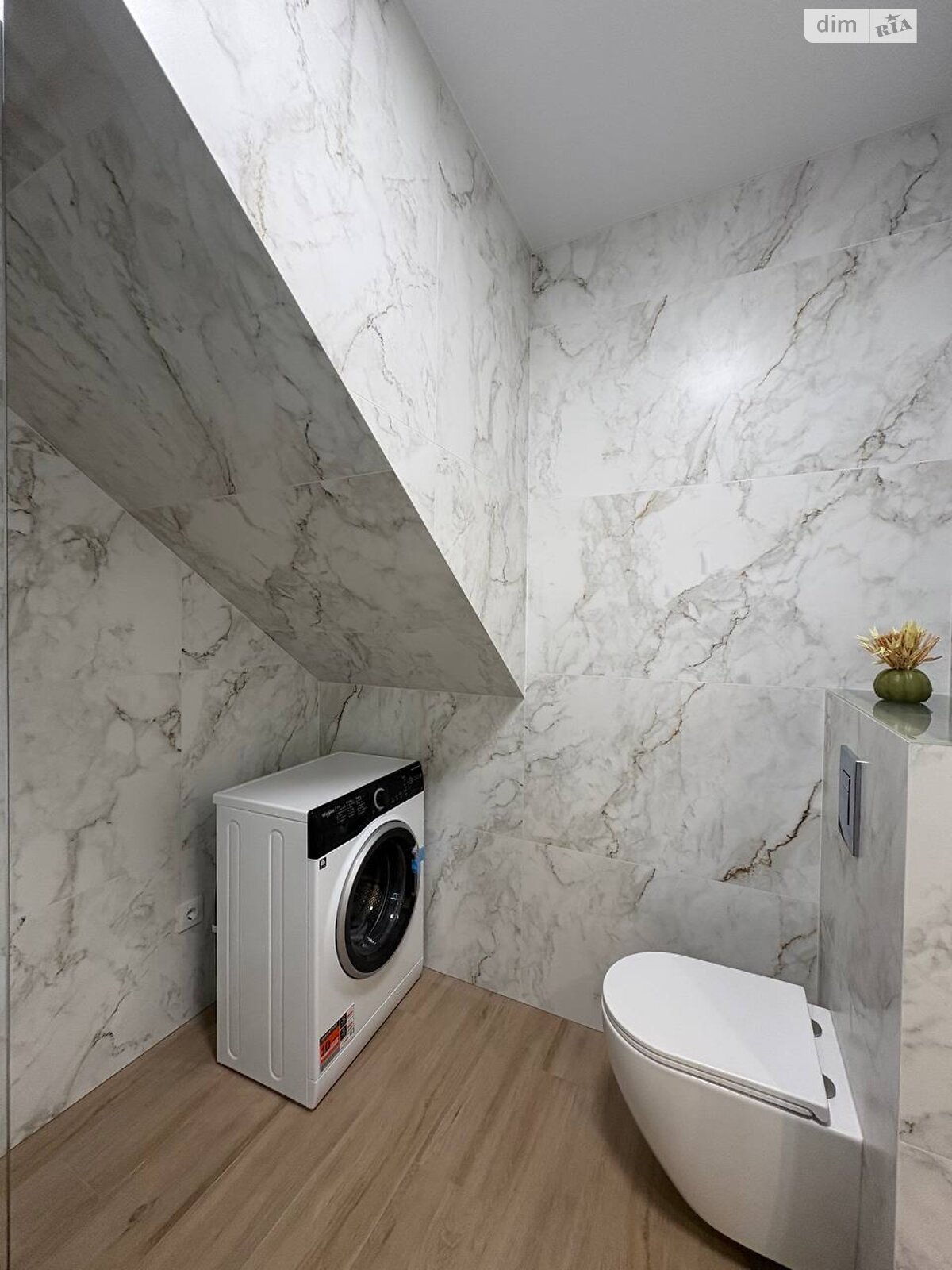 двоповерховий дуплекс, 100 кв. м, кирпич. Продаж в Рівному, район Ювілейний фото 1