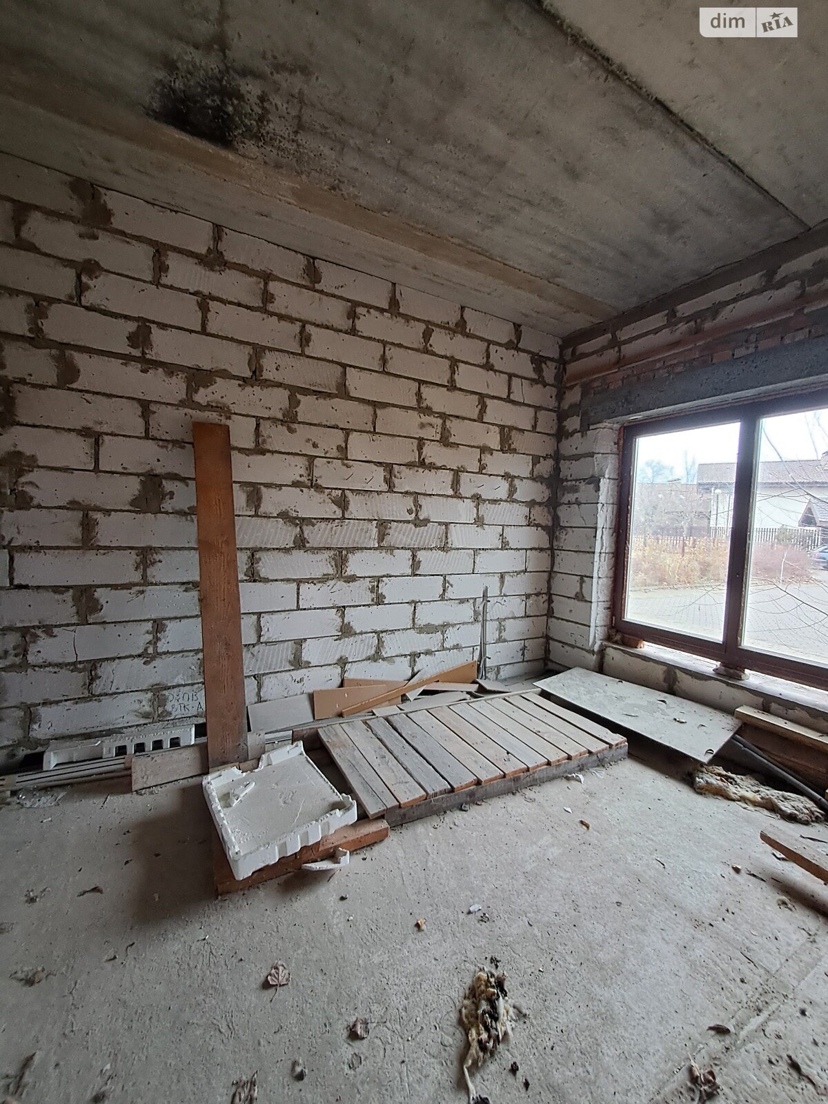 двухэтажный дуплекс, 200 кв. м, кирпич. Продажа в Севериновке фото 1