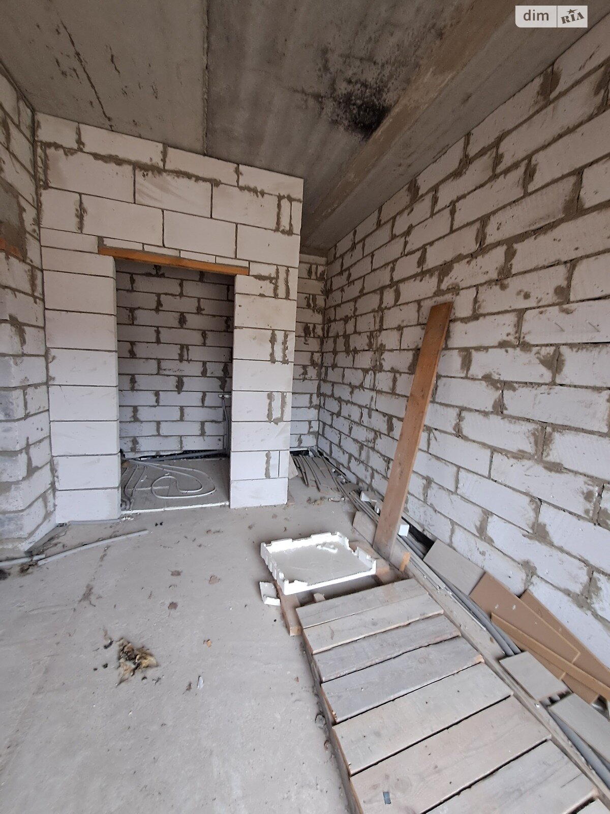 двухэтажный дуплекс, 200 кв. м, кирпич. Продажа в Севериновке фото 1