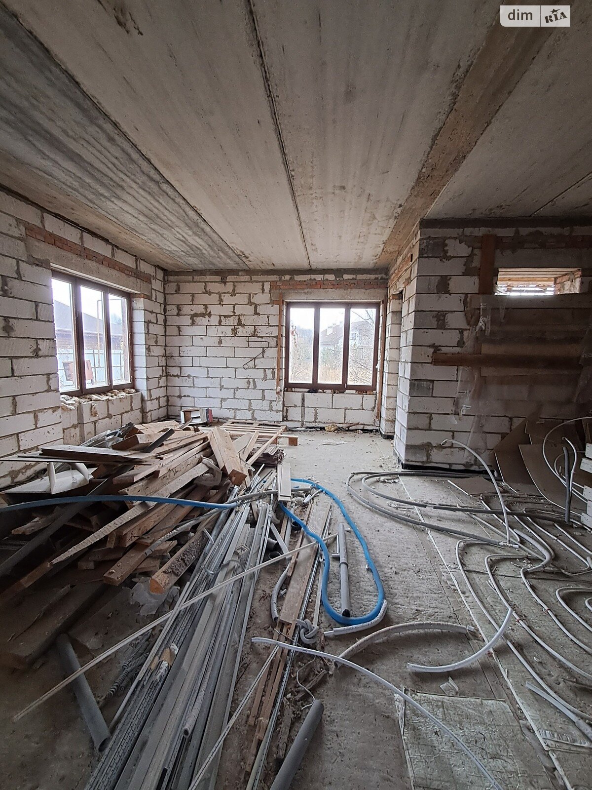 двухэтажный дуплекс, 200 кв. м, кирпич. Продажа в Севериновке фото 1