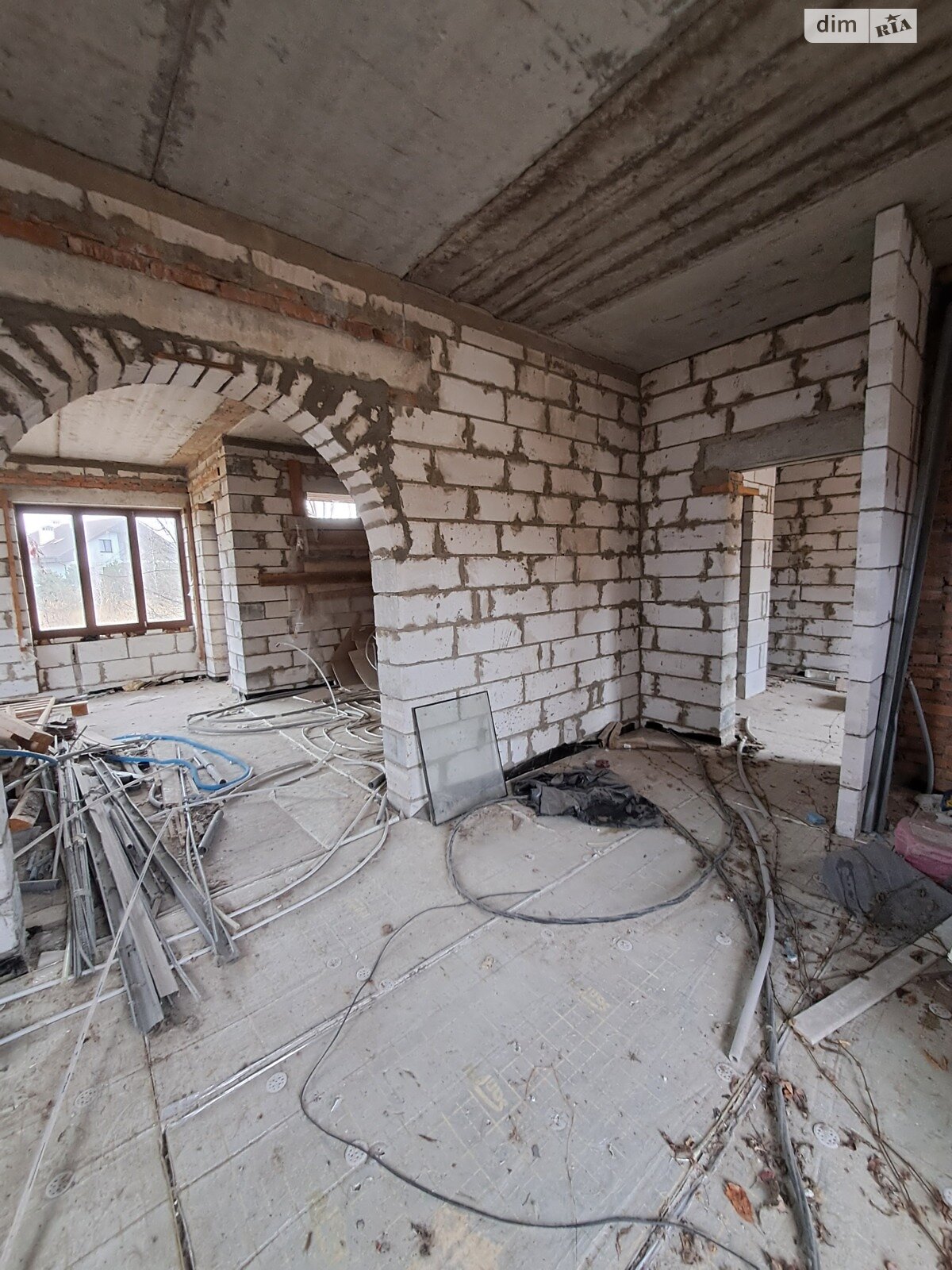 двухэтажный дуплекс, 200 кв. м, кирпич. Продажа в Севериновке фото 1