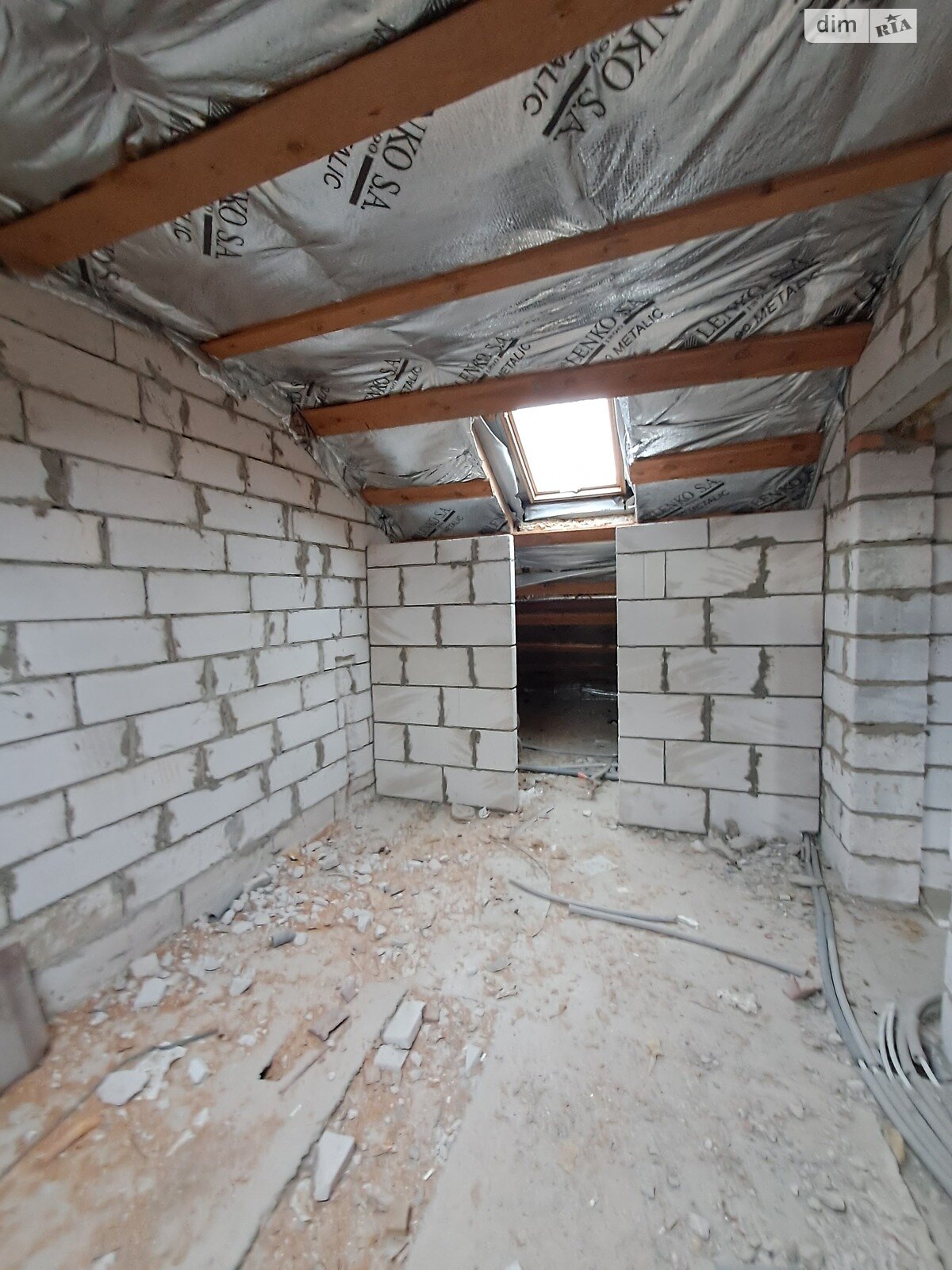 двухэтажный дуплекс, 200 кв. м, кирпич. Продажа в Севериновке фото 1