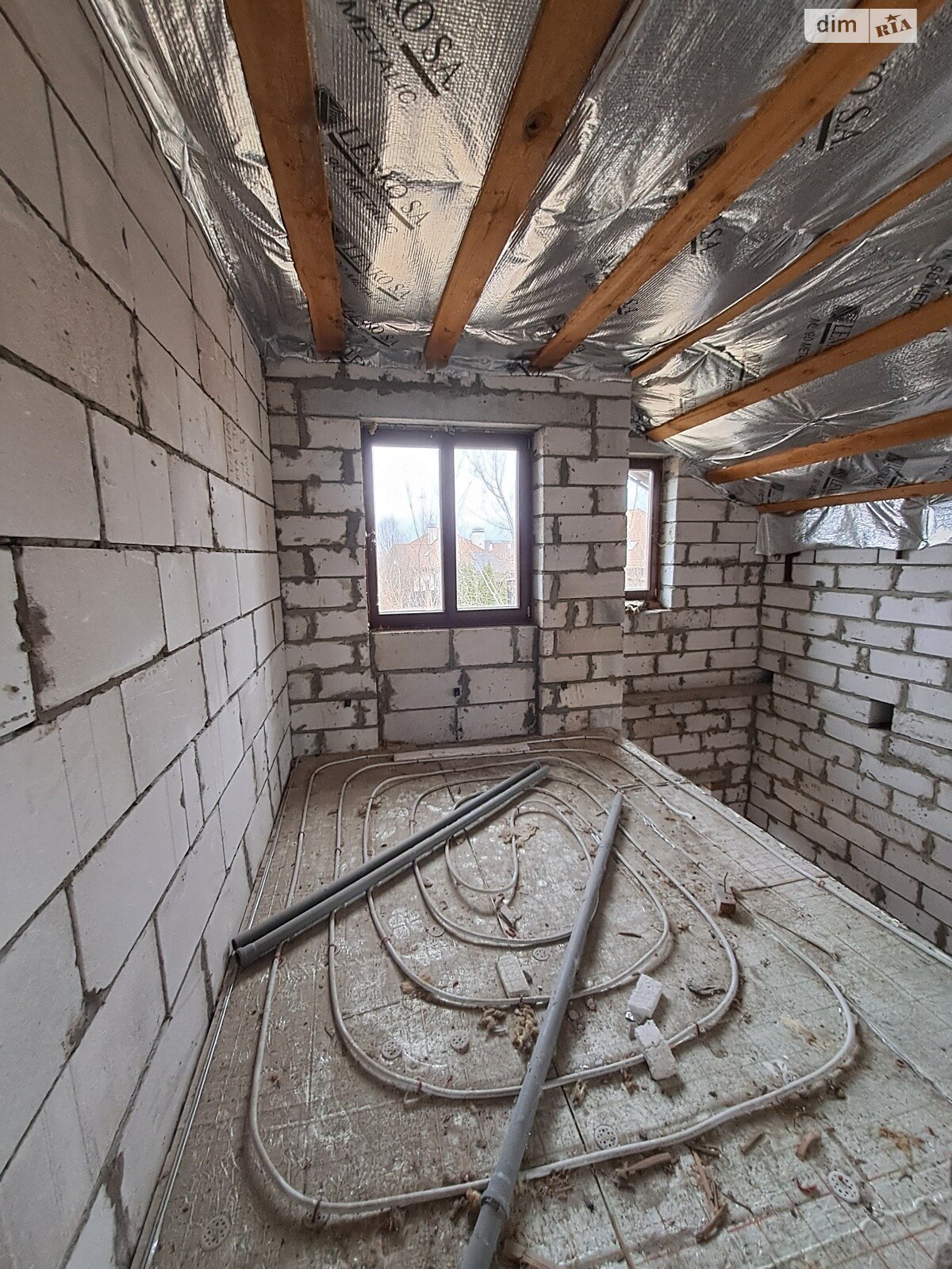 двухэтажный дуплекс, 200 кв. м, кирпич. Продажа в Севериновке фото 1