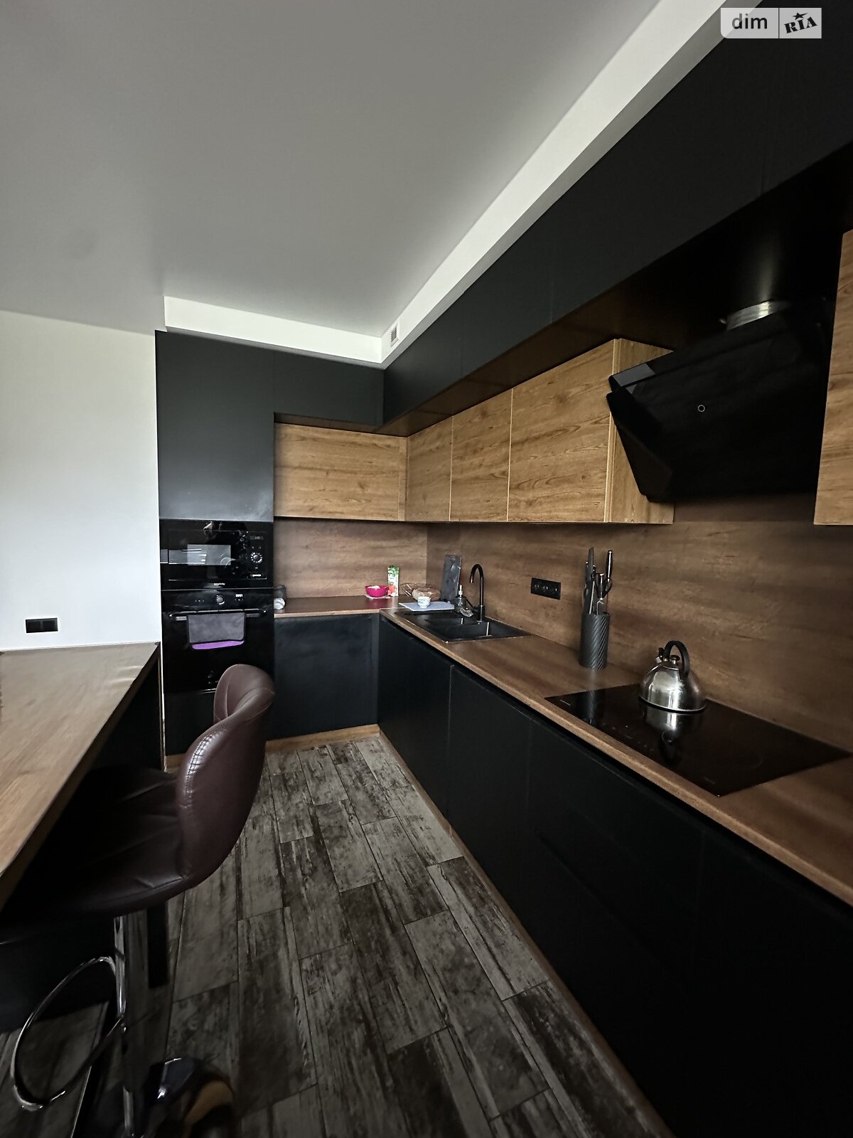 трехэтажный дуплекс, 273 кв. м, кирпич. Продажа в Смыковцы фото 1