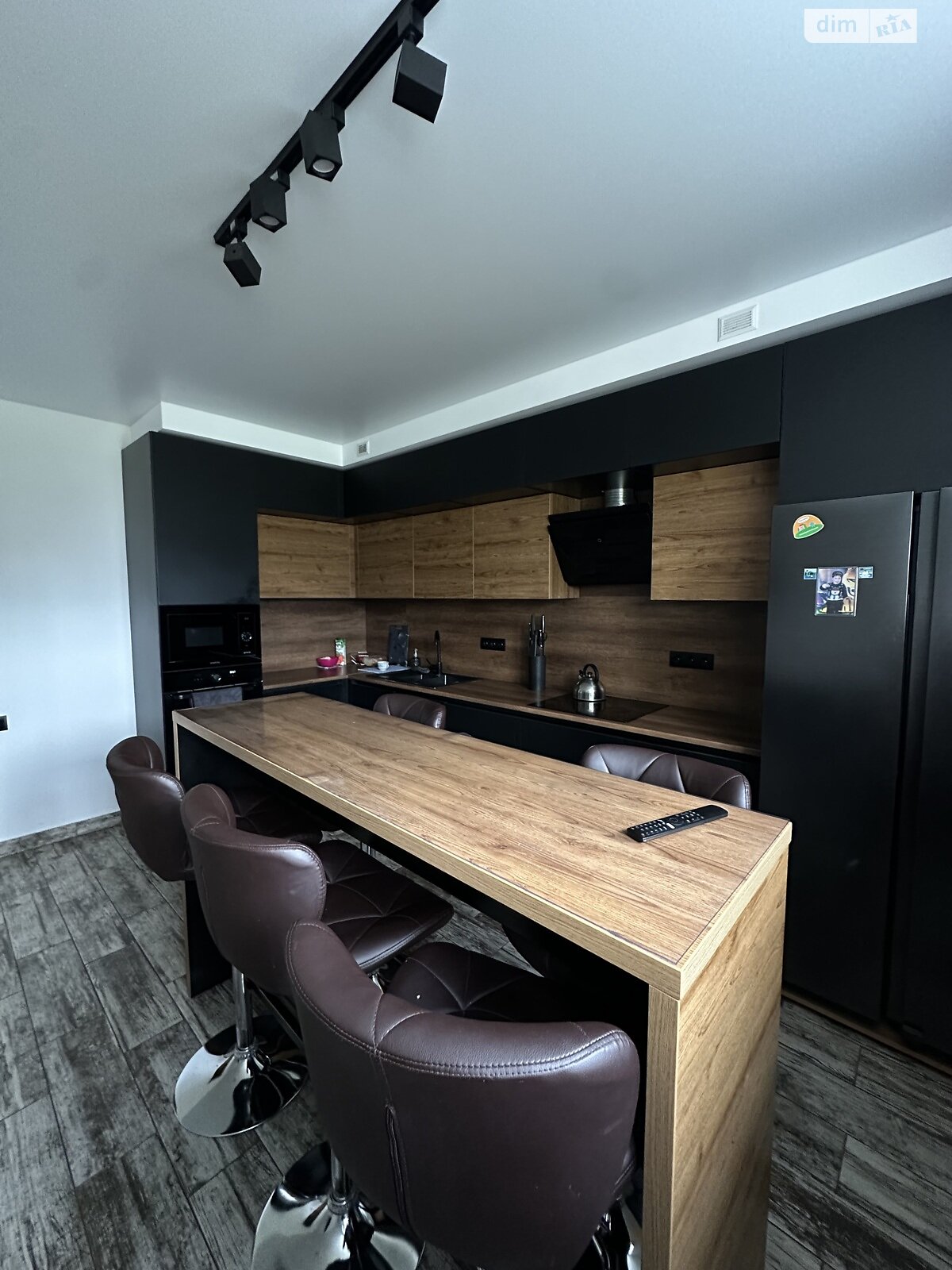 трехэтажный дуплекс, 273 кв. м, кирпич. Продажа в Смыковцы фото 1