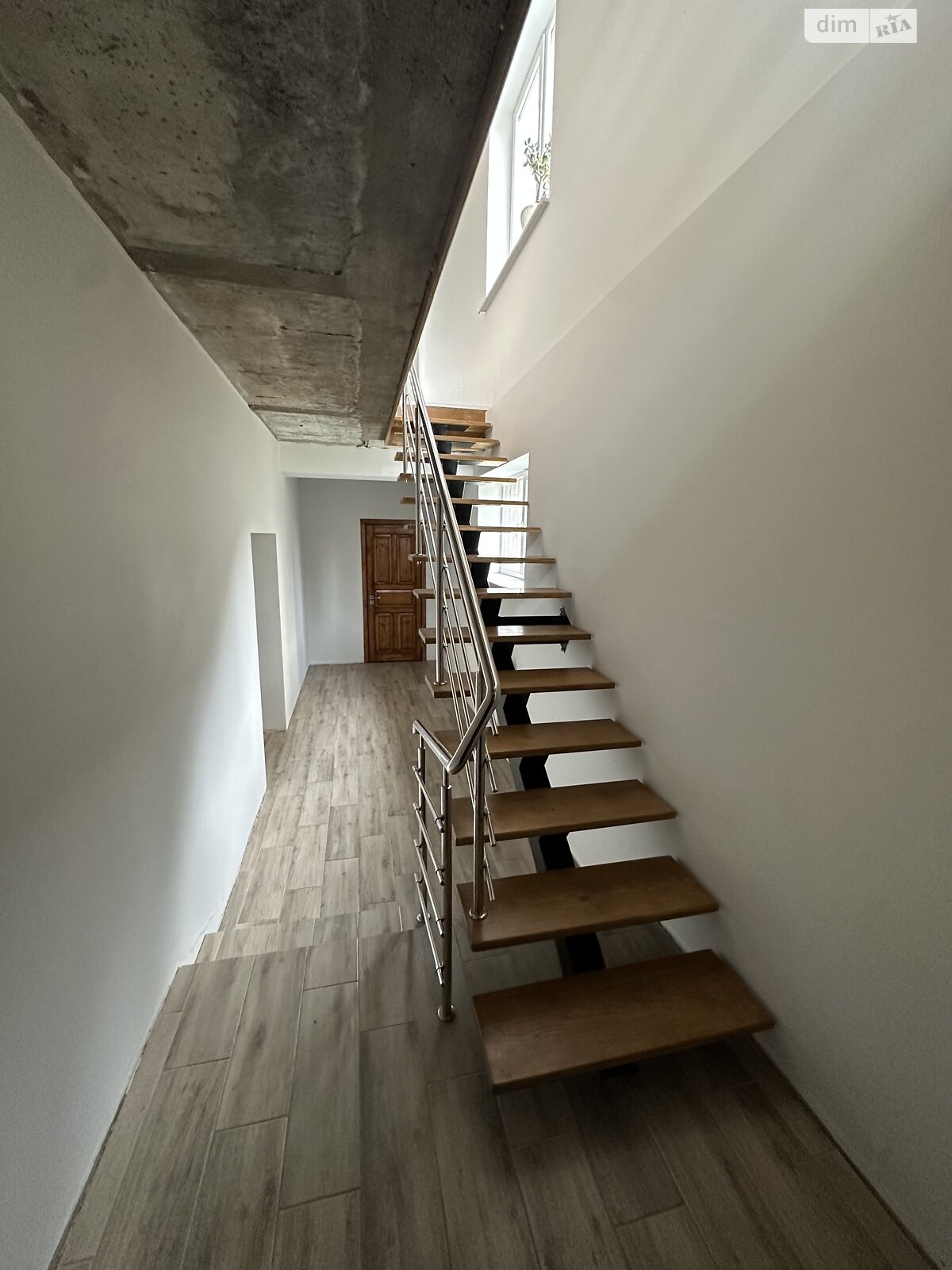 трехэтажный дуплекс, 273 кв. м, кирпич. Продажа в Смыковцы фото 1