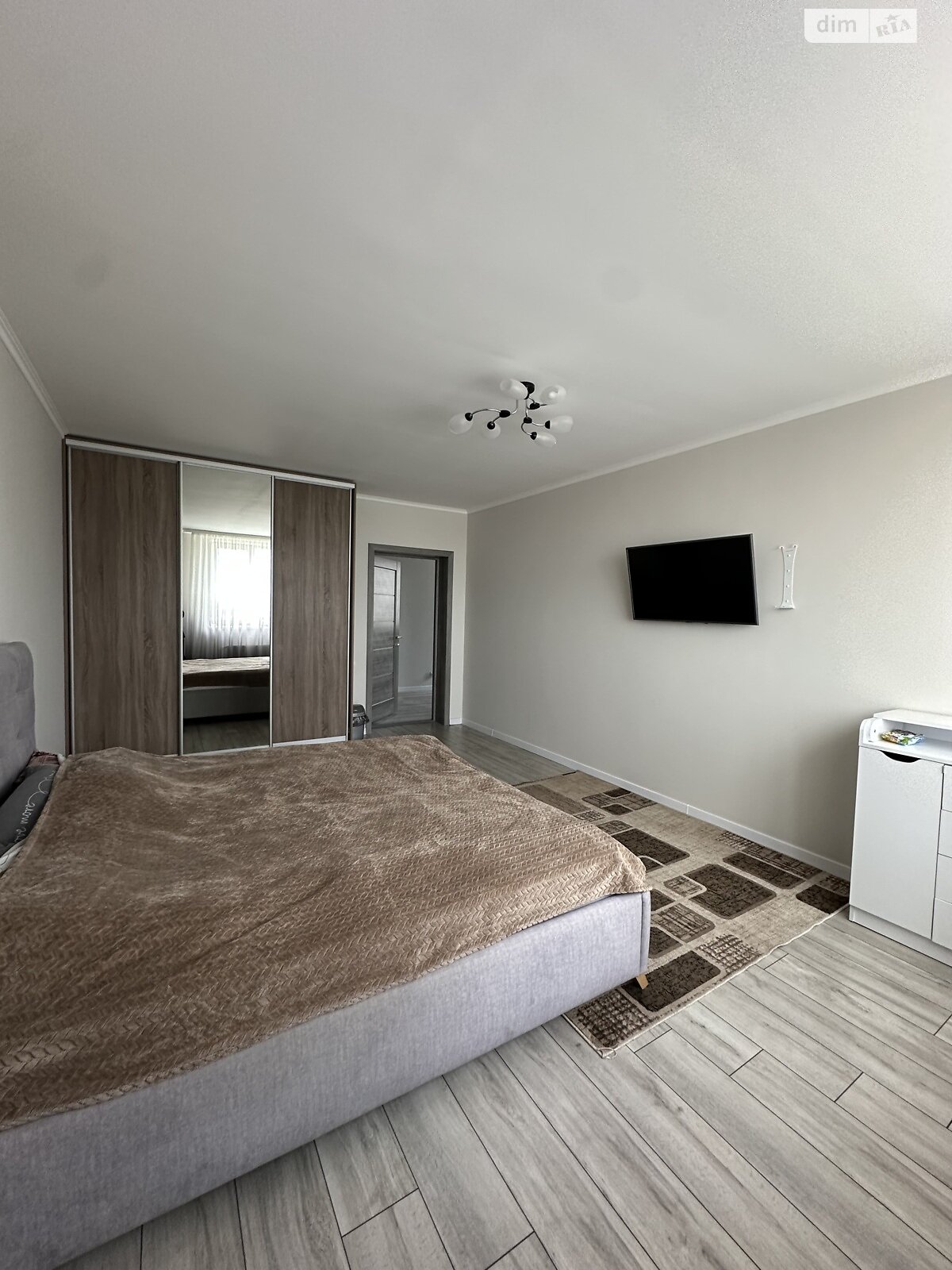 трехэтажный дуплекс, 273 кв. м, кирпич. Продажа в Смыковцы фото 1