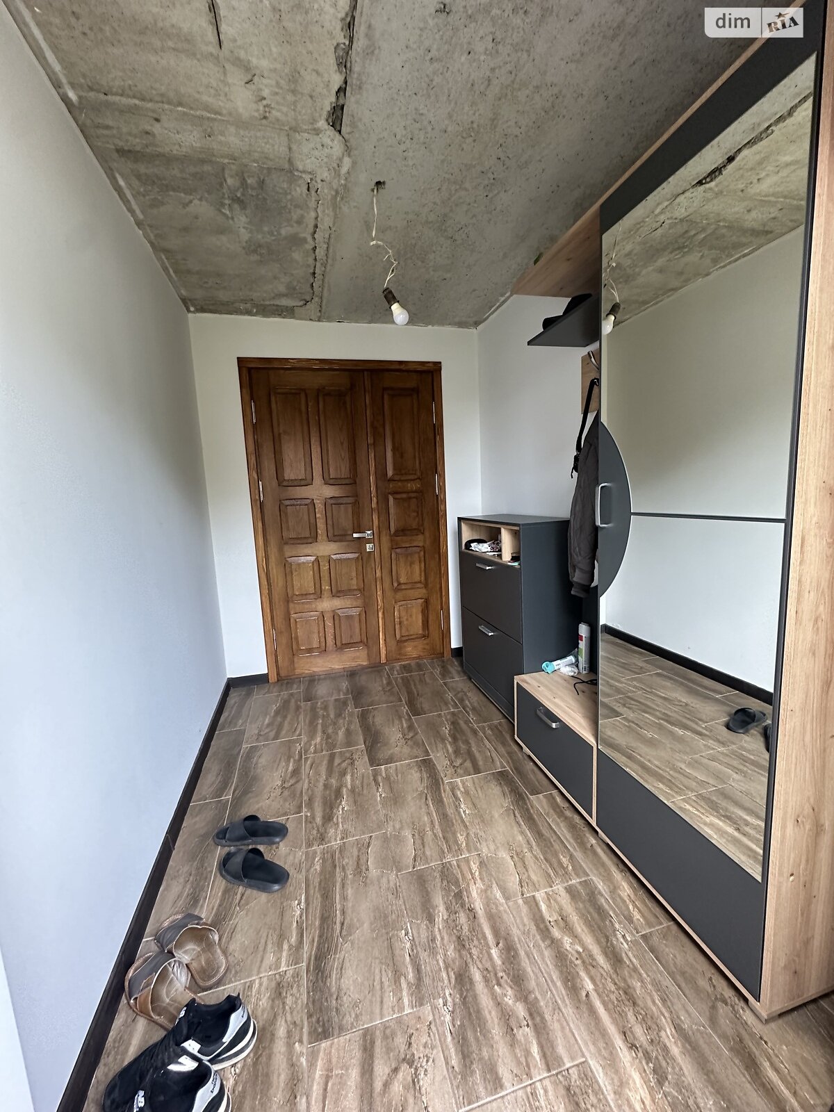 трехэтажный дуплекс, 273 кв. м, кирпич. Продажа в Смыковцы фото 1