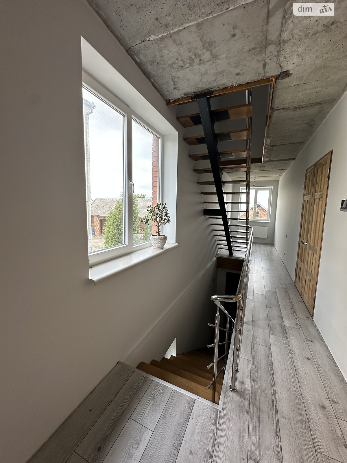 трехэтажный дуплекс, 273 кв. м, кирпич. Продажа в Смыковцы фото 1