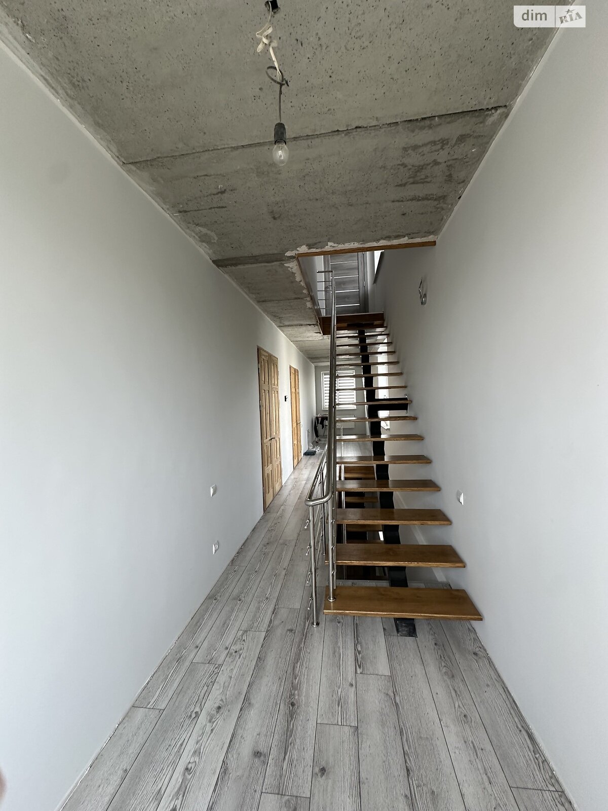 трехэтажный дуплекс, 273 кв. м, кирпич. Продажа в Смыковцы фото 1