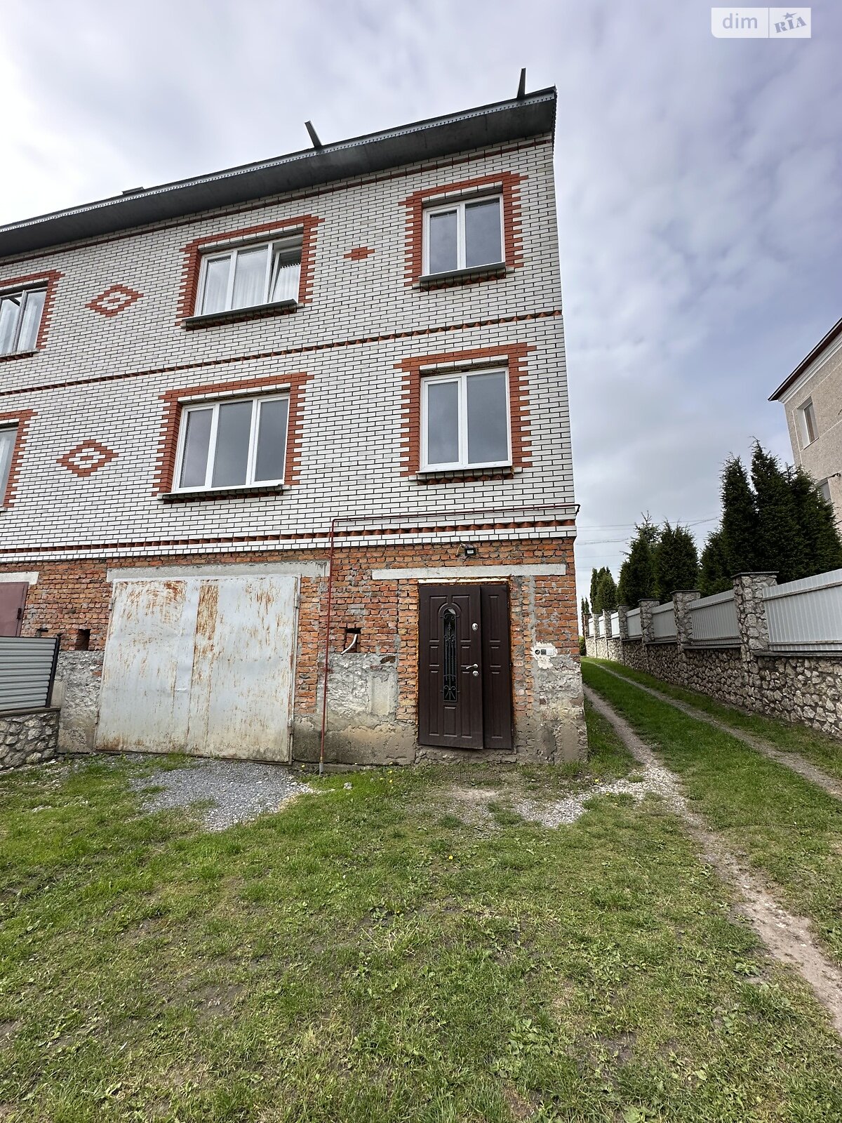 трехэтажный дуплекс, 273 кв. м, кирпич. Продажа в Смыковцы фото 1