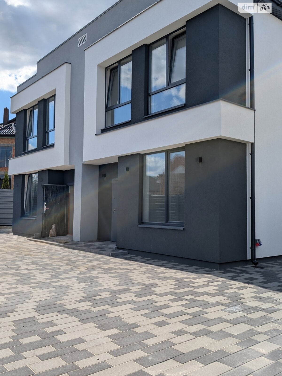 двоповерховий дуплекс, 125 кв. м, кирпич. Продаж у Софіївській Борщагівці фото 1 двоповерховий дуплекс, 125 кв. м, кирпич. Продаж у Софіївській Борщагівці фото 1