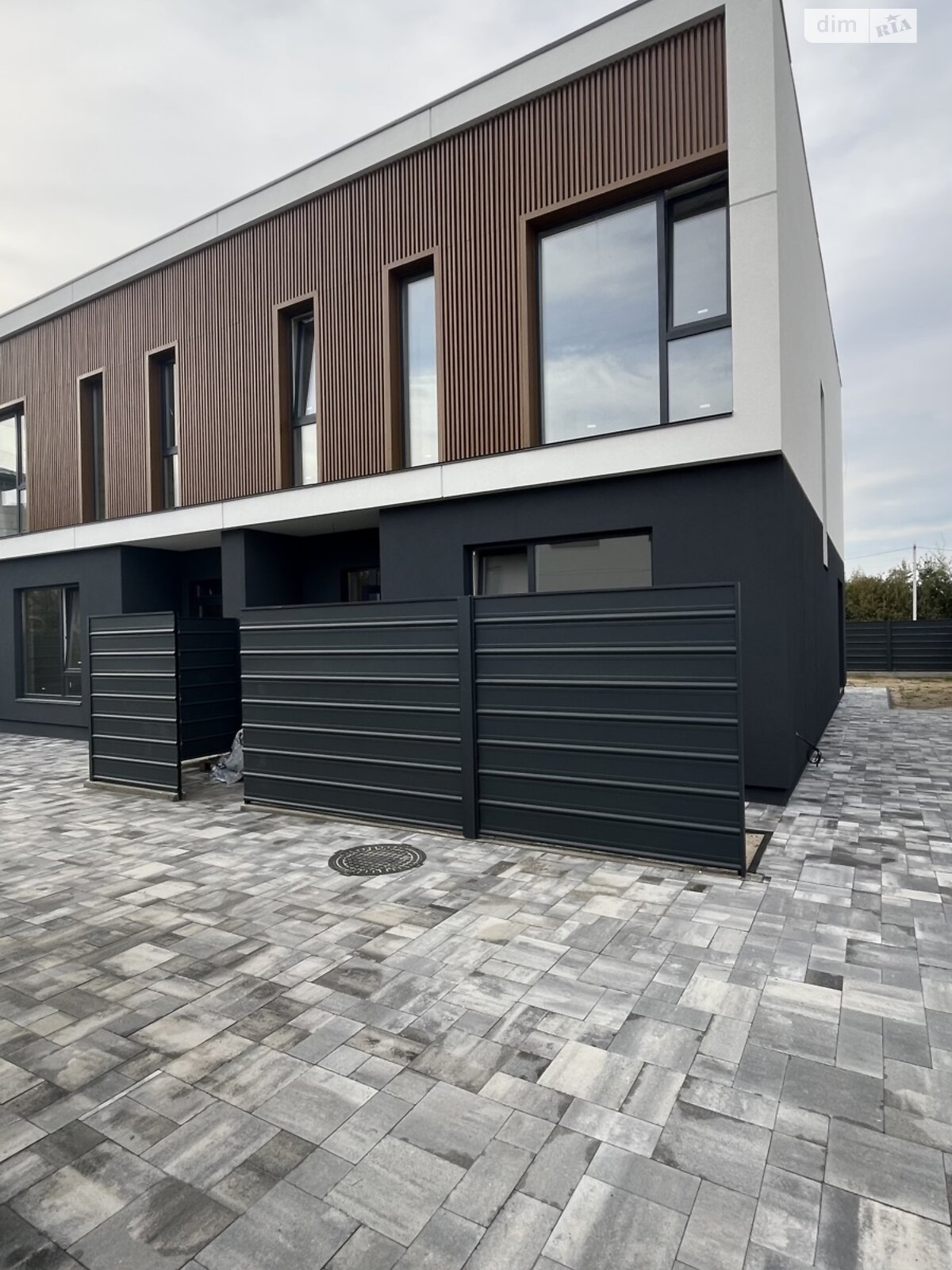 двоповерховий дуплекс, 115 кв. м, цегла. Продаж у Софіївській Борщагівці фото 1 двоповерховий дуплекс, 115 кв. м, цегла. Продаж у Софіївській Борщагівці фото 1