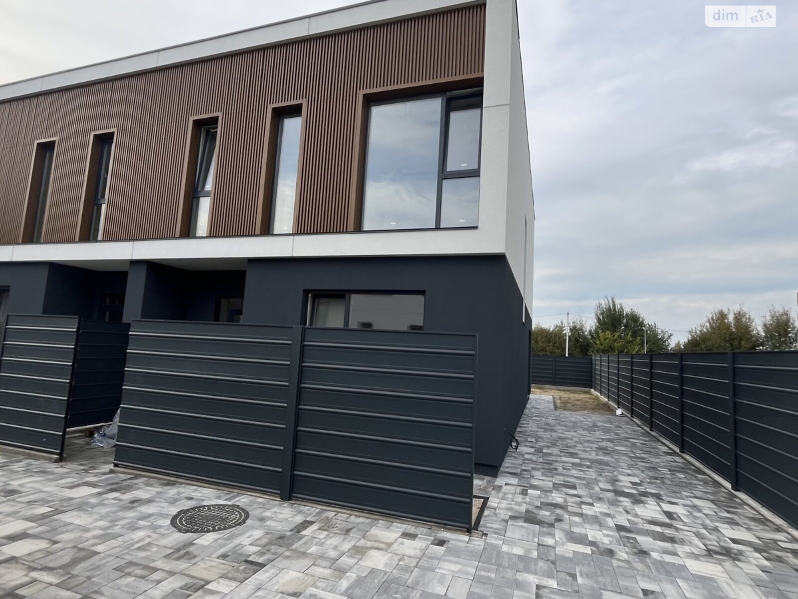 двоповерховий дуплекс, 115 кв. м, цегла. Продаж у Софіївській Борщагівці фото 1 двоповерховий дуплекс, 115 кв. м, цегла. Продаж у Софіївській Борщагівці фото 1